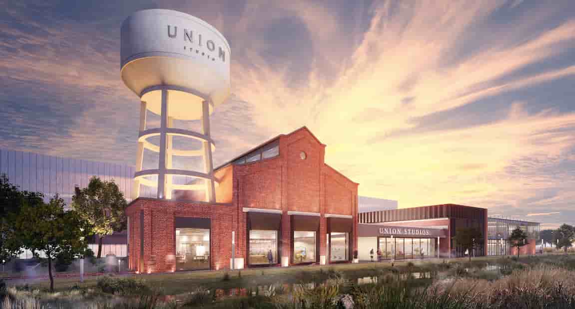 Installé sur un foncier de 30.000 hectares, Union Studio prévoit la création de 4.000m2 de studios, dotés de plusieurs plateaux dont 500m m2 de studio modulable avec leds, et associés à des services (loges, stockages décor, atelier de fabrication...) et des bureaux, au sein d'un parc de 1,5 hectare.