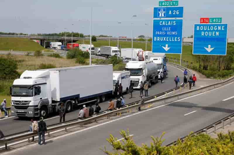 Un jeune migrant retrouve mort dans un camion pres de calais