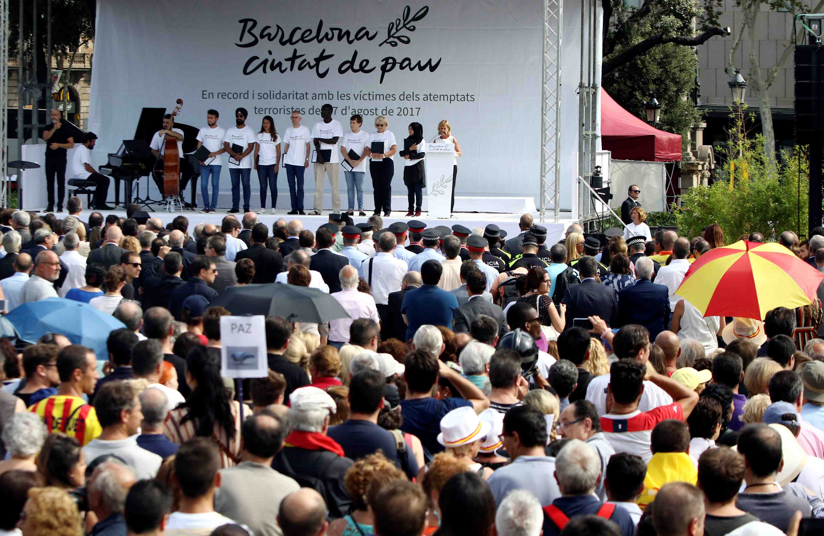 Barcelone commemore les attentats islamistes