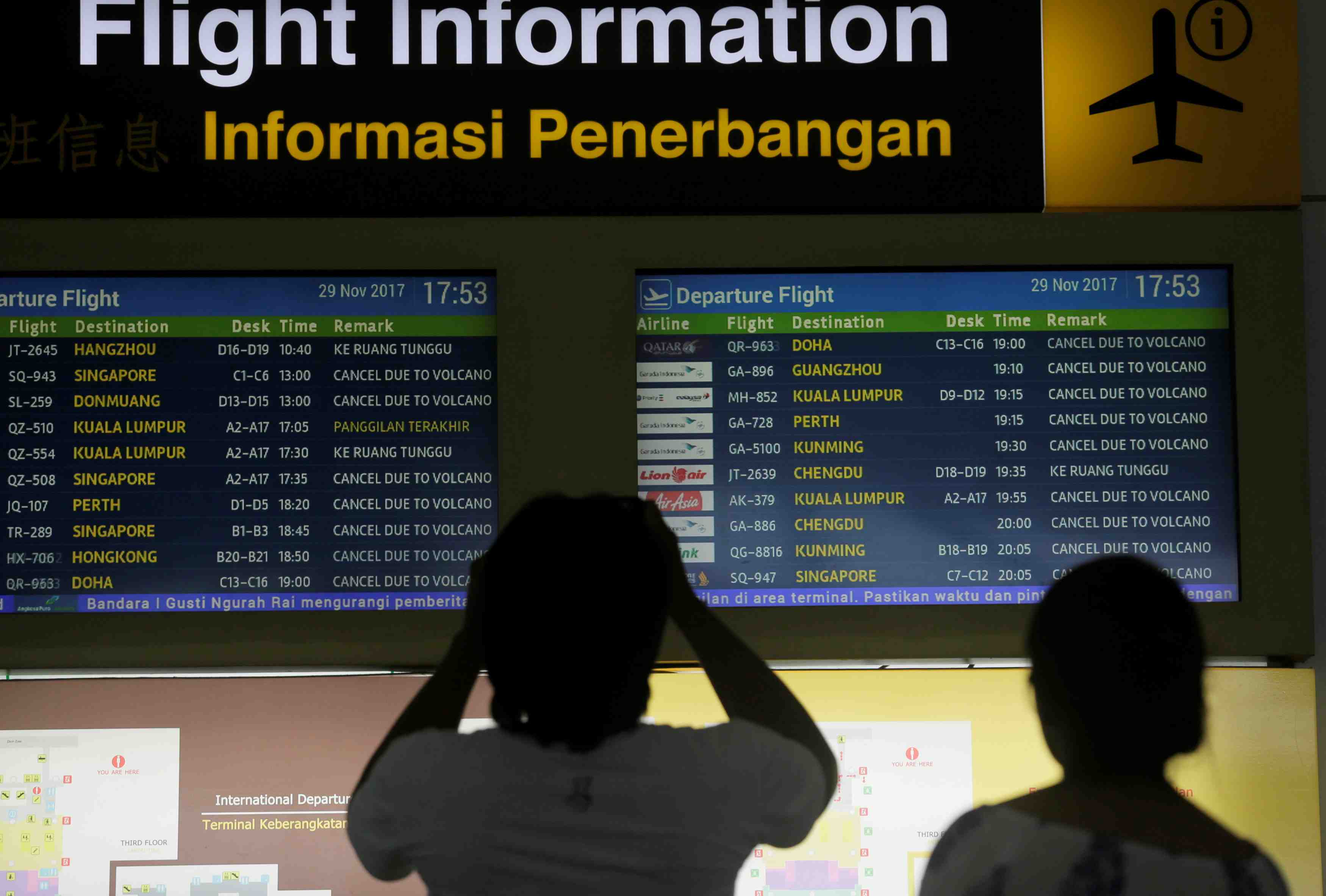 Vols supplementaires a bali pour les touristes bloques par l'eruption