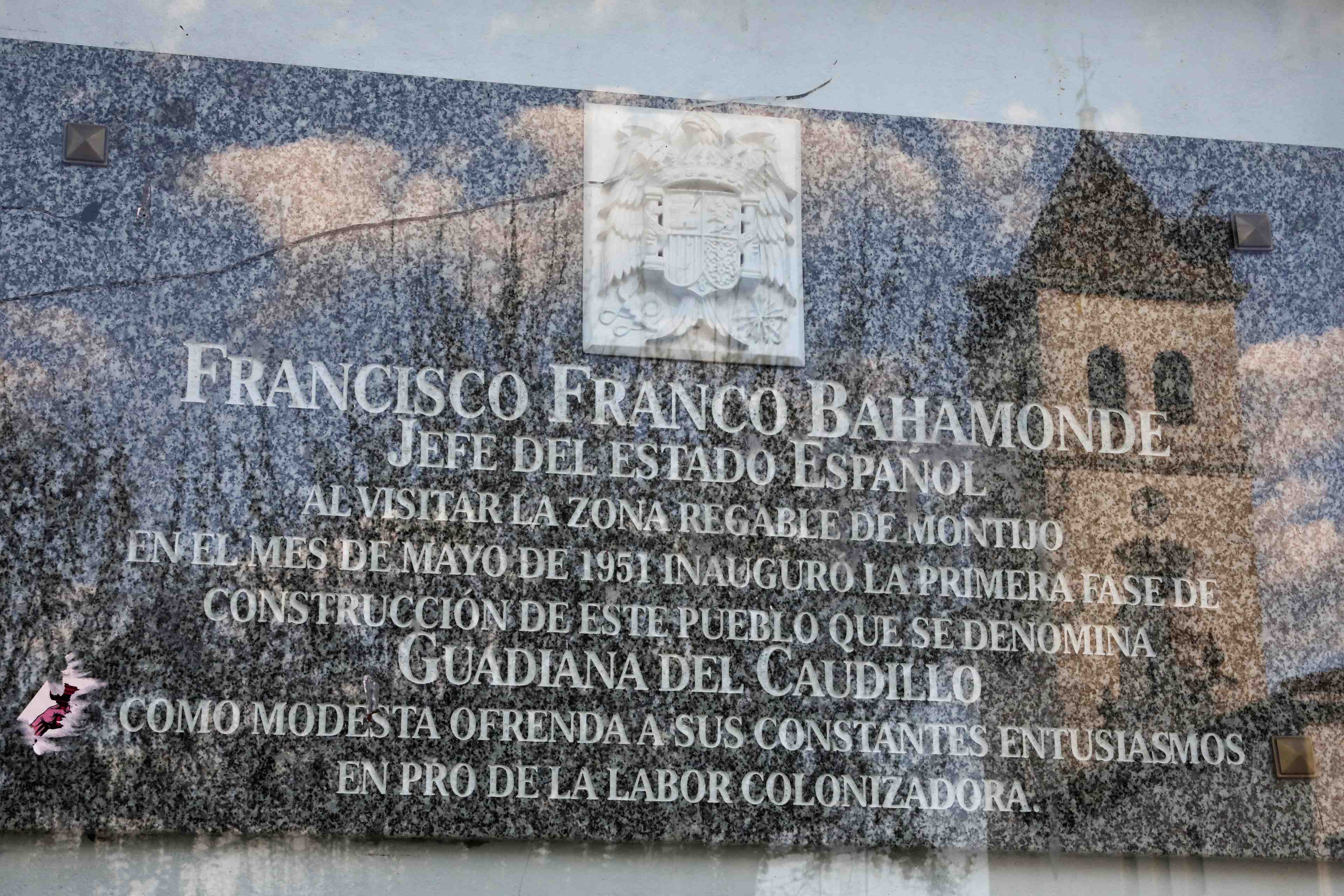La justice espagnole suspend l'exhumation des restes de franco