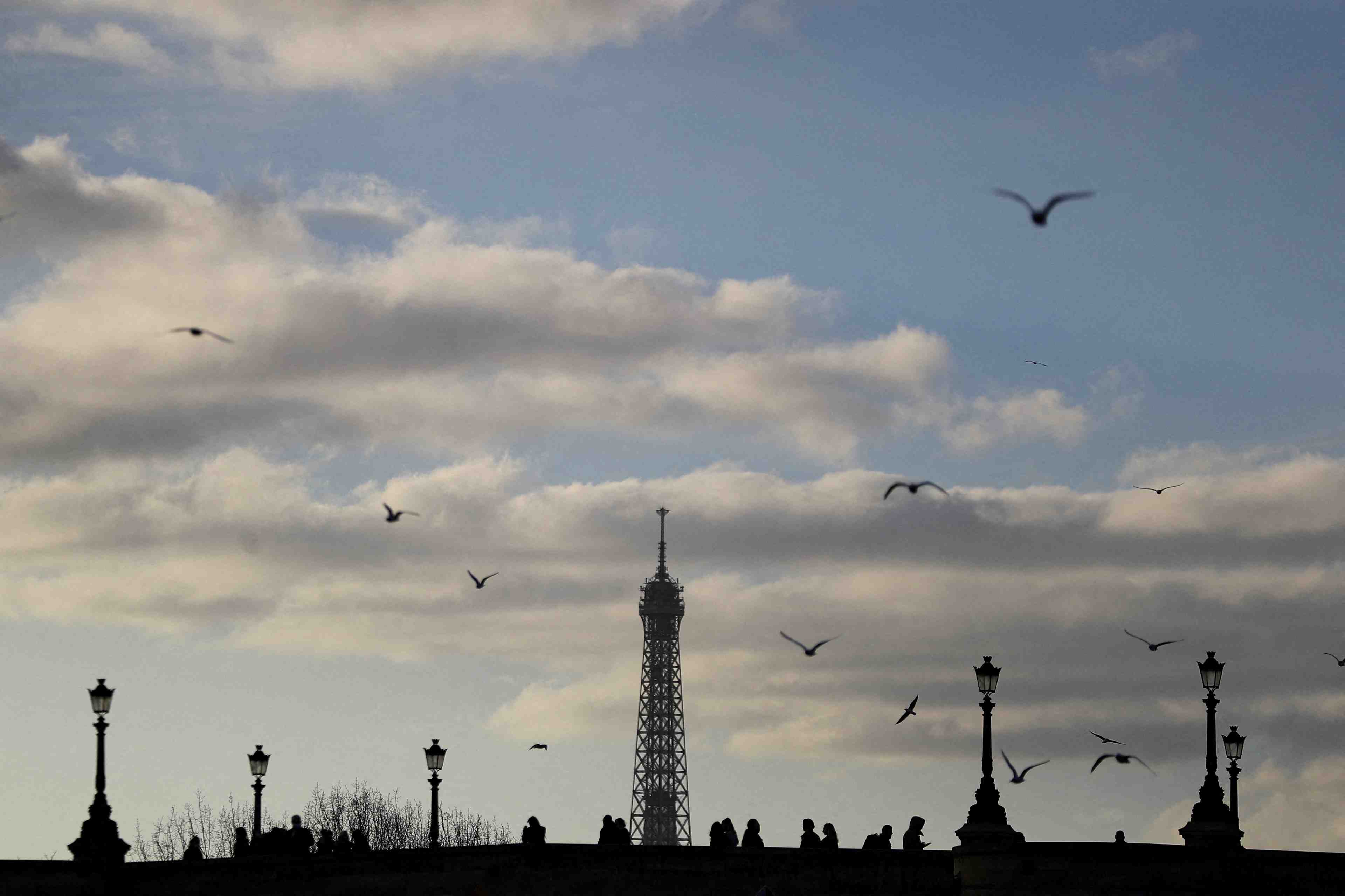 L'avenir de la lutte contre le djihadisme au sahel en discussion a paris