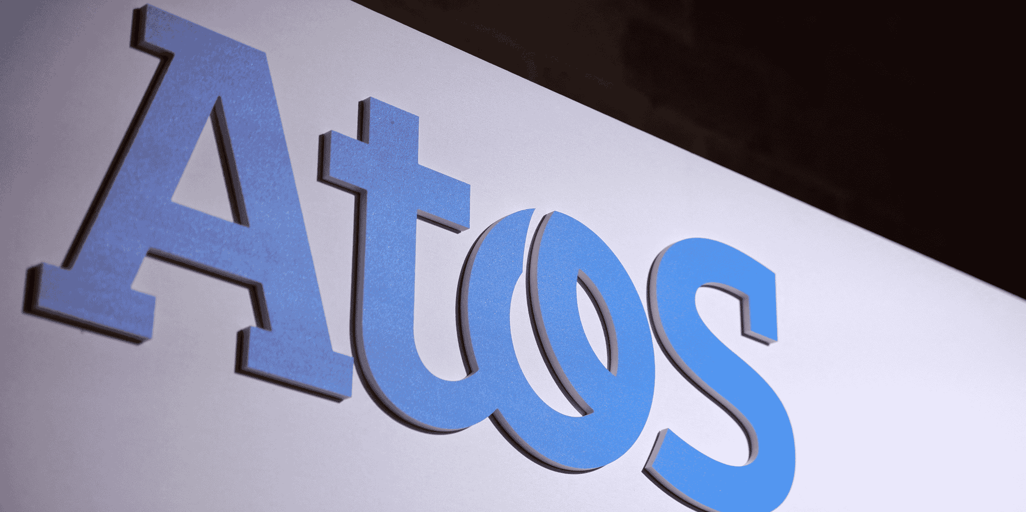 Le logo de la societe francaise atos lors d'une conference de presse a paris