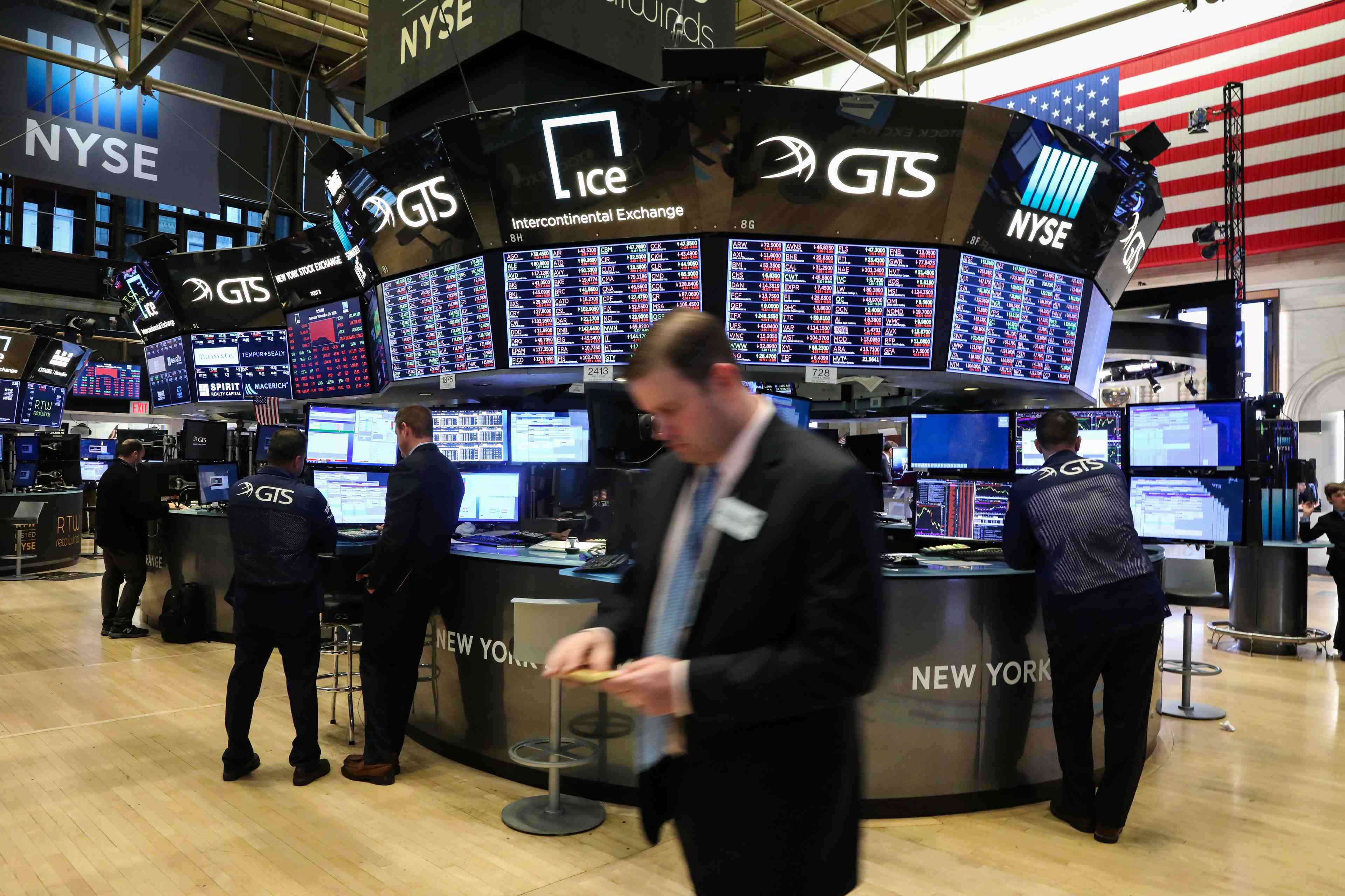 Wall street grimpe a l'ouverture