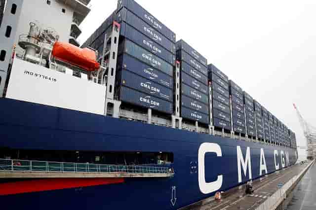 "Avec 21 % de valeur ajoutée étrangère contenue dans ses exportations brutes en 2015 (contre 9 % pour les États-Unis et 17 % pour la Chine), la France y est fortement intégrée, comme les autres pays européens. Cela peut apparaître
comme une vulnérabilité à l’heure où les deux superpuissances sont de plus en plus agressives et autocentrées. Heureusement, le marché européen constitue un cadre stable et protecteur pour les États membres" expliquent les économistes de la Fabrique de l'industrie.