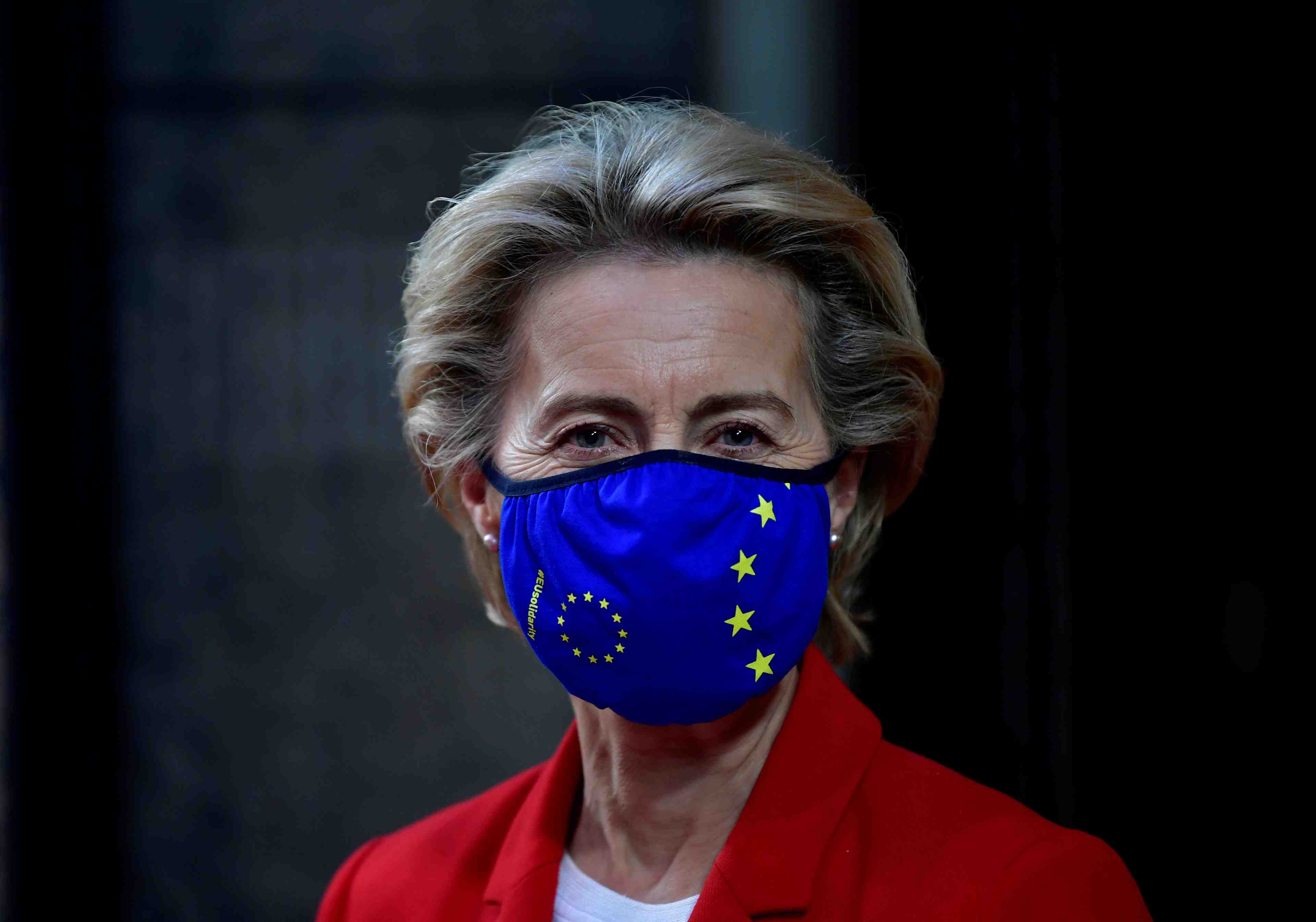 Von der leyen va mettre fin a sa quarantaine, contre les conseils de l'ue