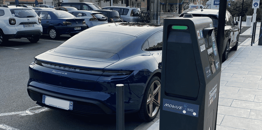 Borne de recharge Mobive Izivia