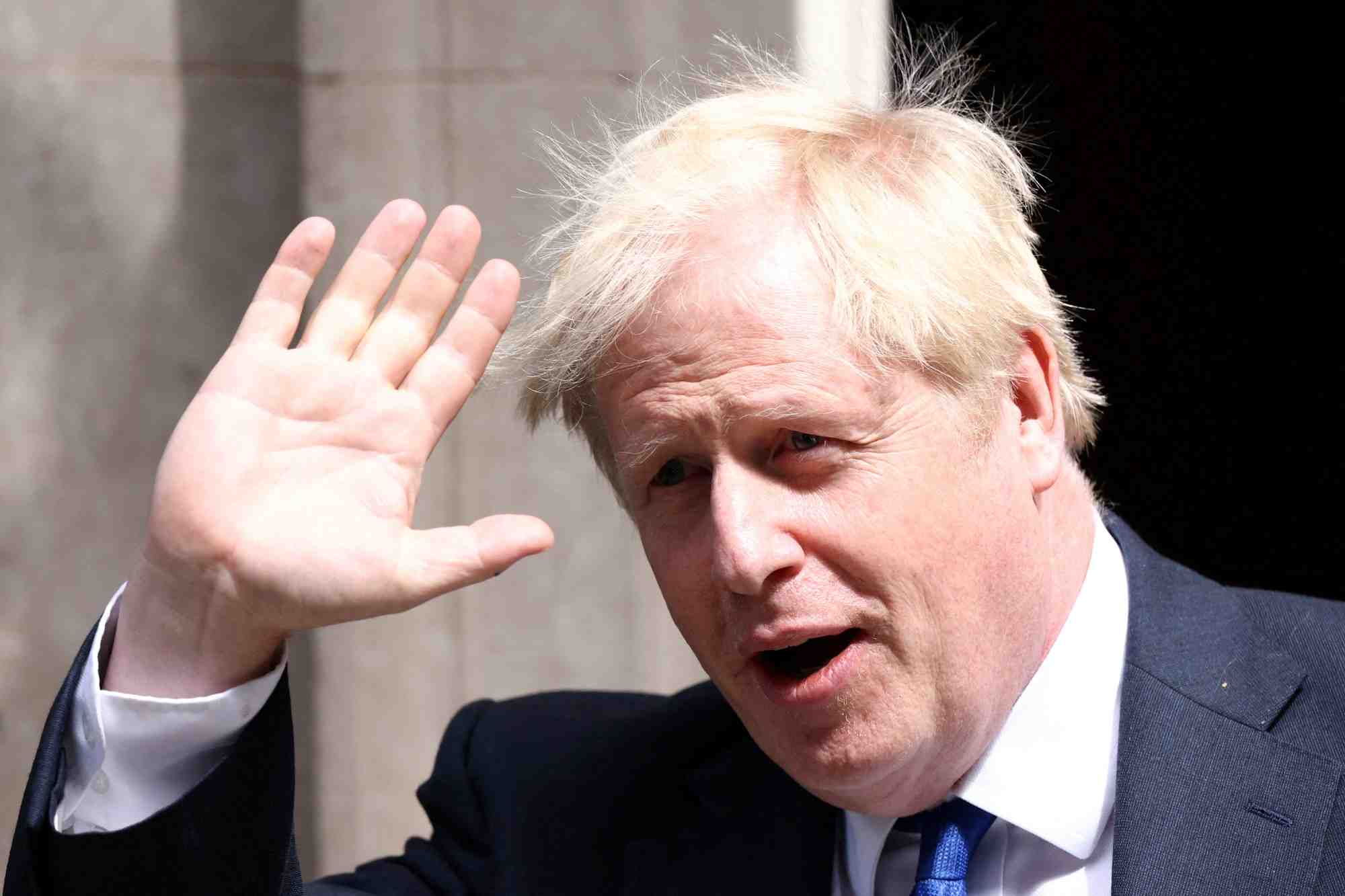 Grande-bretagne: accule, boris johnson persiste malgre la pression croissante