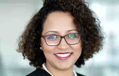 Maryem Moustakim est Responsable de la practice engagement chez Sopra Banking Software.