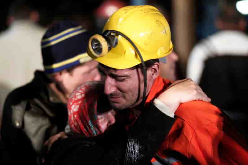 Plus de 200 morts dans une mine turque, nombreux disparus