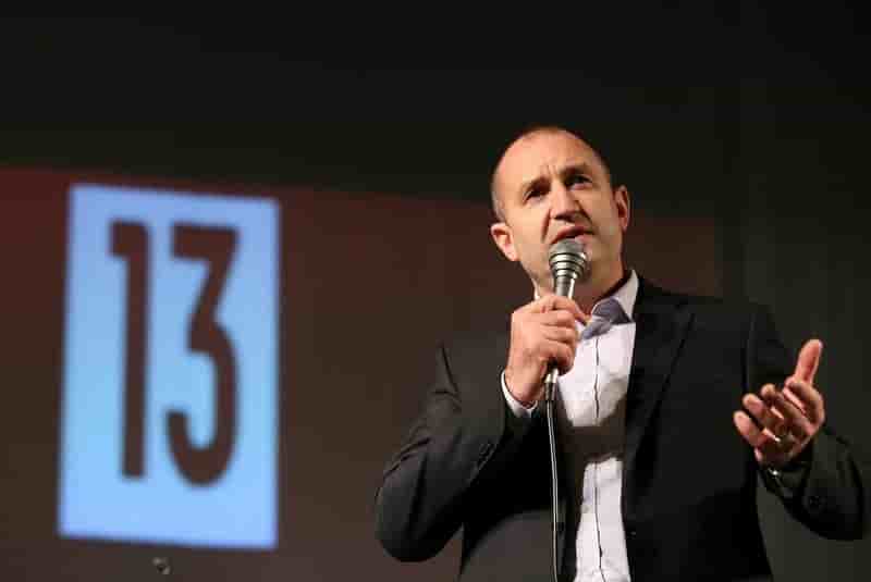 Le socialiste radev en tete de la presidentielle en bulgarie