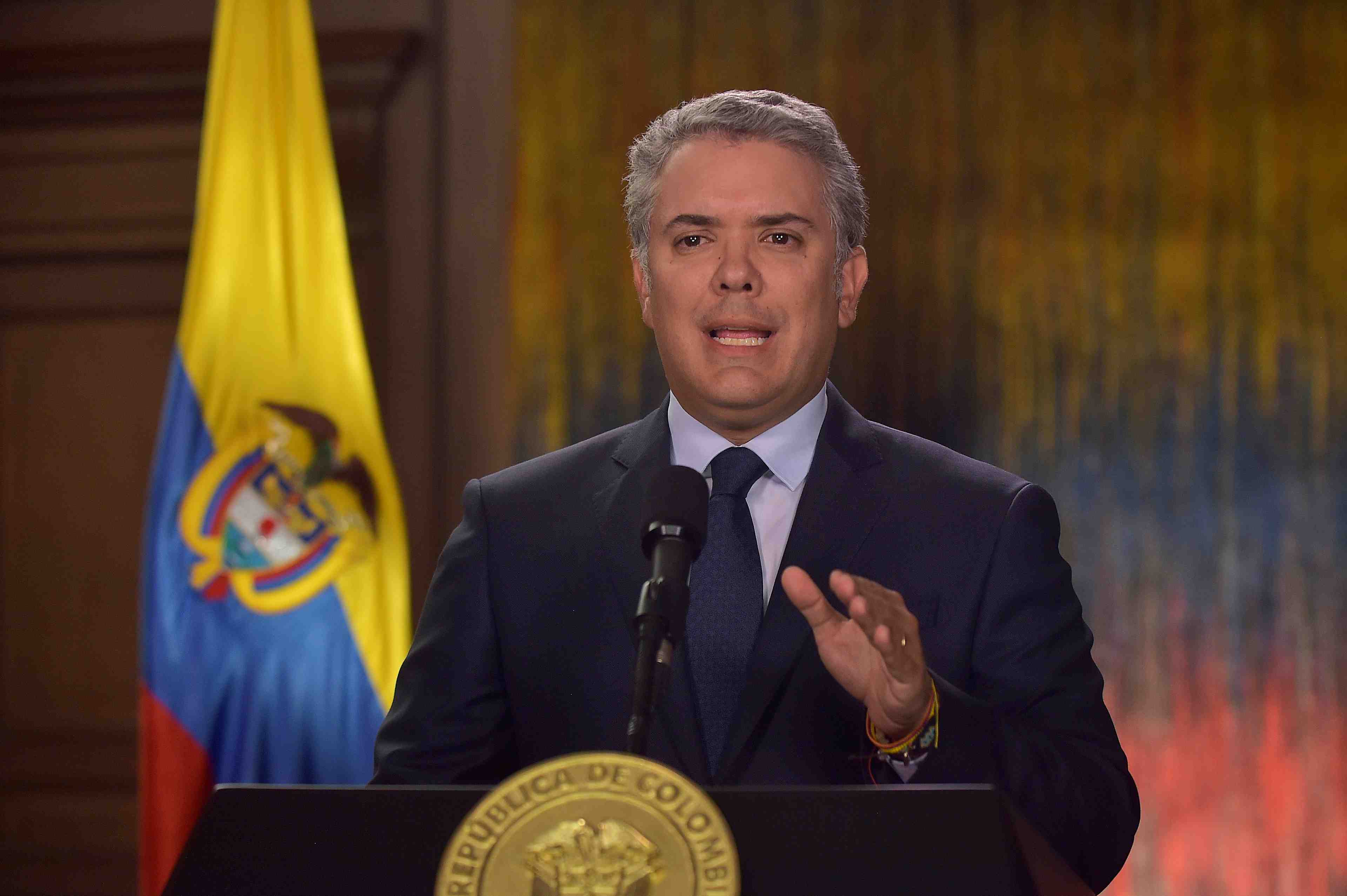Attentat de bogota: la colombie demande a cuba d'arreter des chefs de l'eln