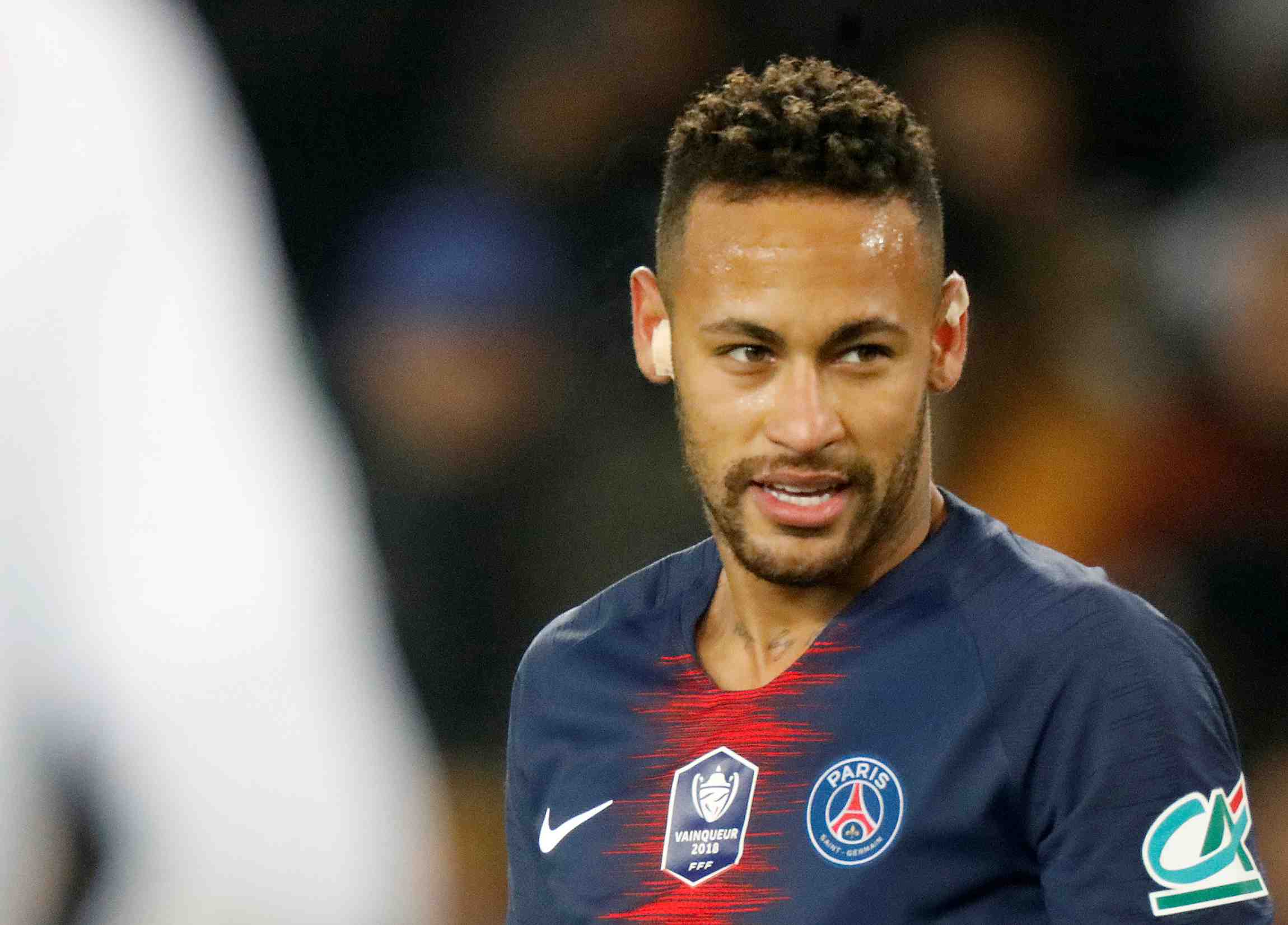 Bresil: abandon de la procedure pour viol visant le footballeur neymar