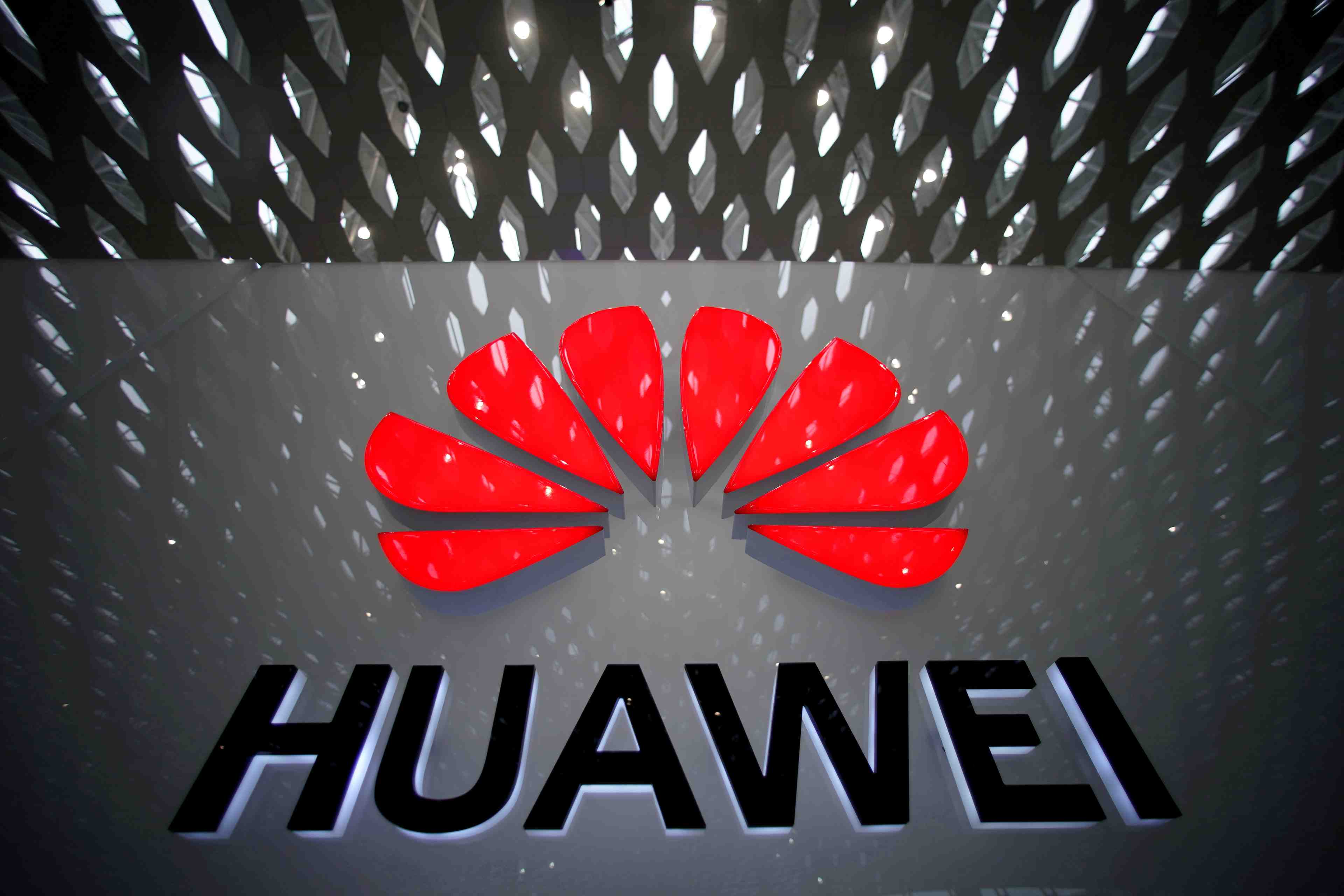 Washington prolonge de 90 jours les exemptions accordees a huawei