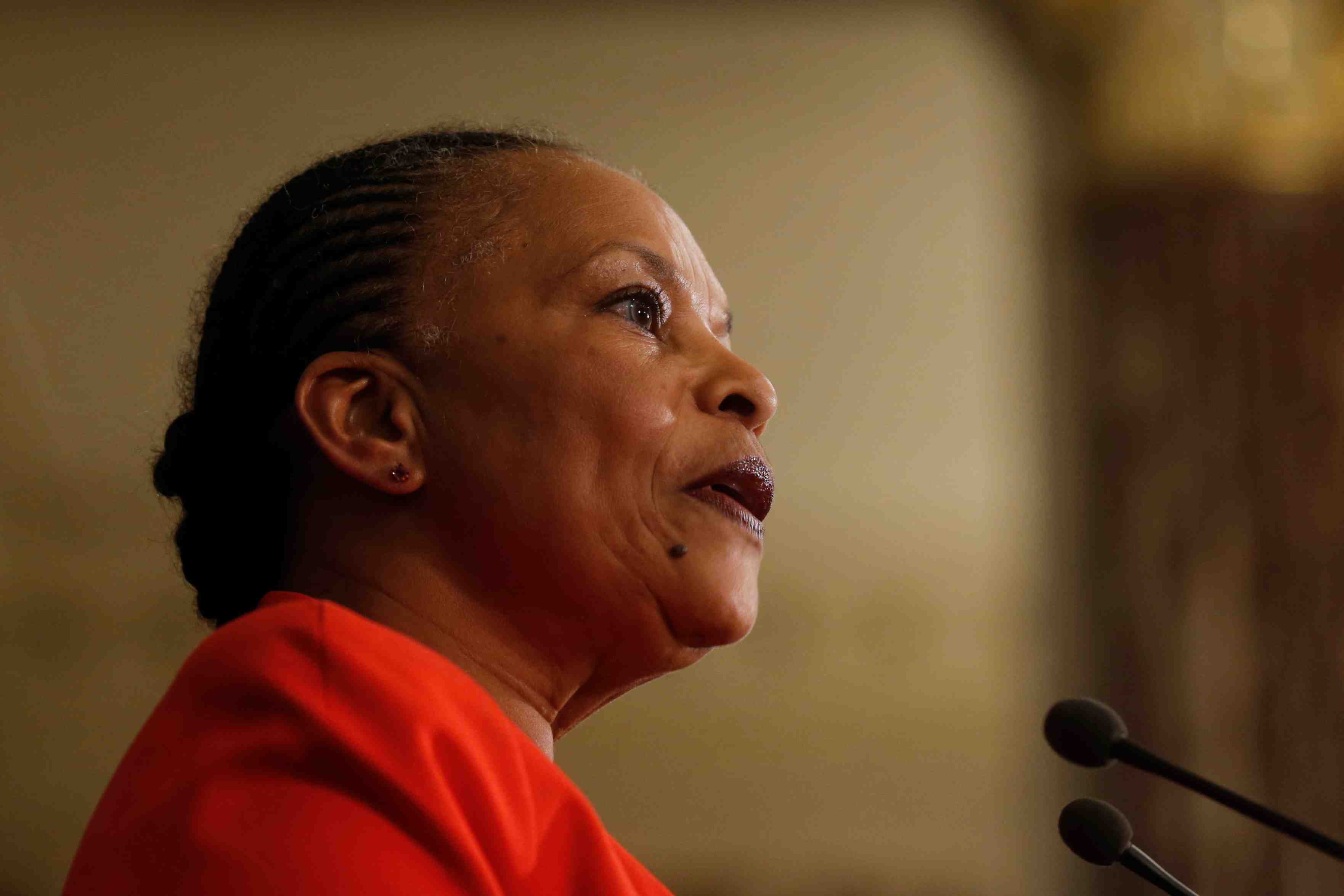 Christine taubira "envisage" une candidature a la presidentielle