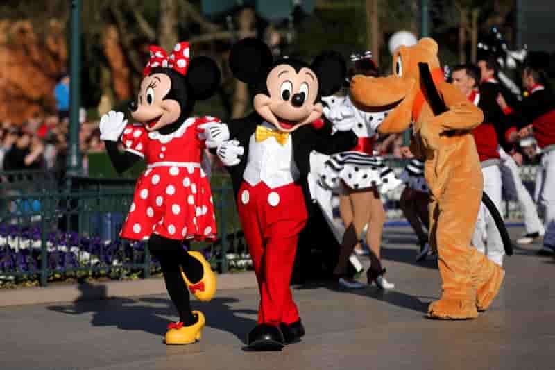 Un cas de coronavirus signale a disneyland paris, le parc reste ouvert