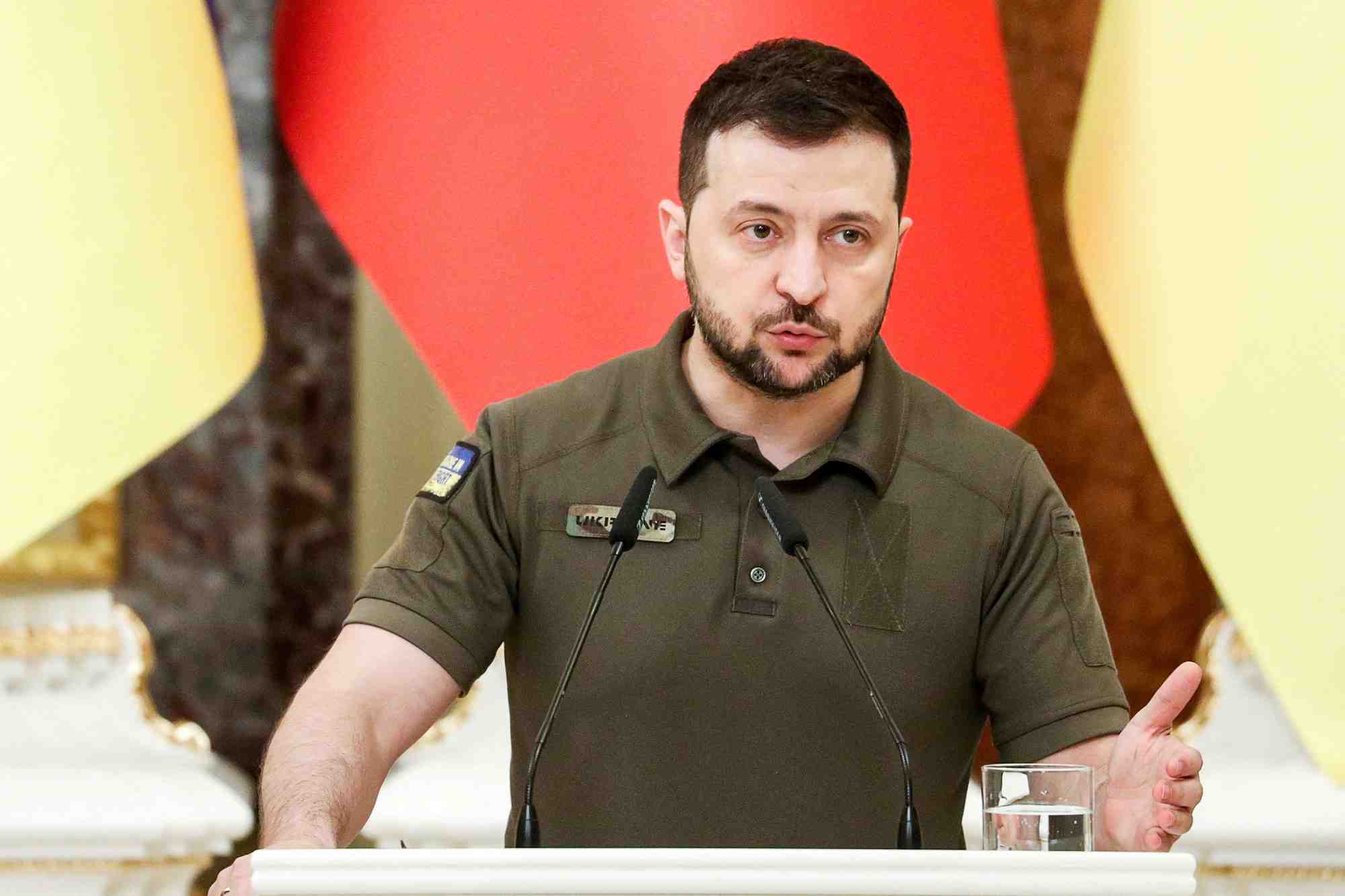 L'ukraine prepare un "livre des bourreaux" pour recenser les crimes de guerre-zelensky