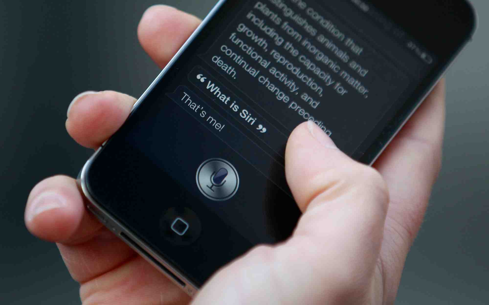Le nouveau Siri, censé devenir un véritable agent IA capable de réaliser des tâches complexes à la demande, n'est toujours pas opérationnel.