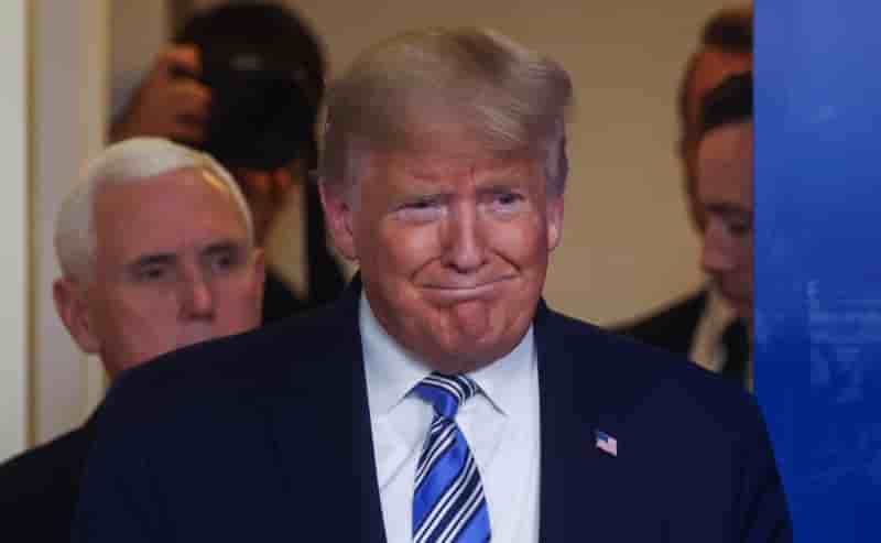 Trump admet qu'il n'est "pas facile" de procurer des masques aux etats de l'union