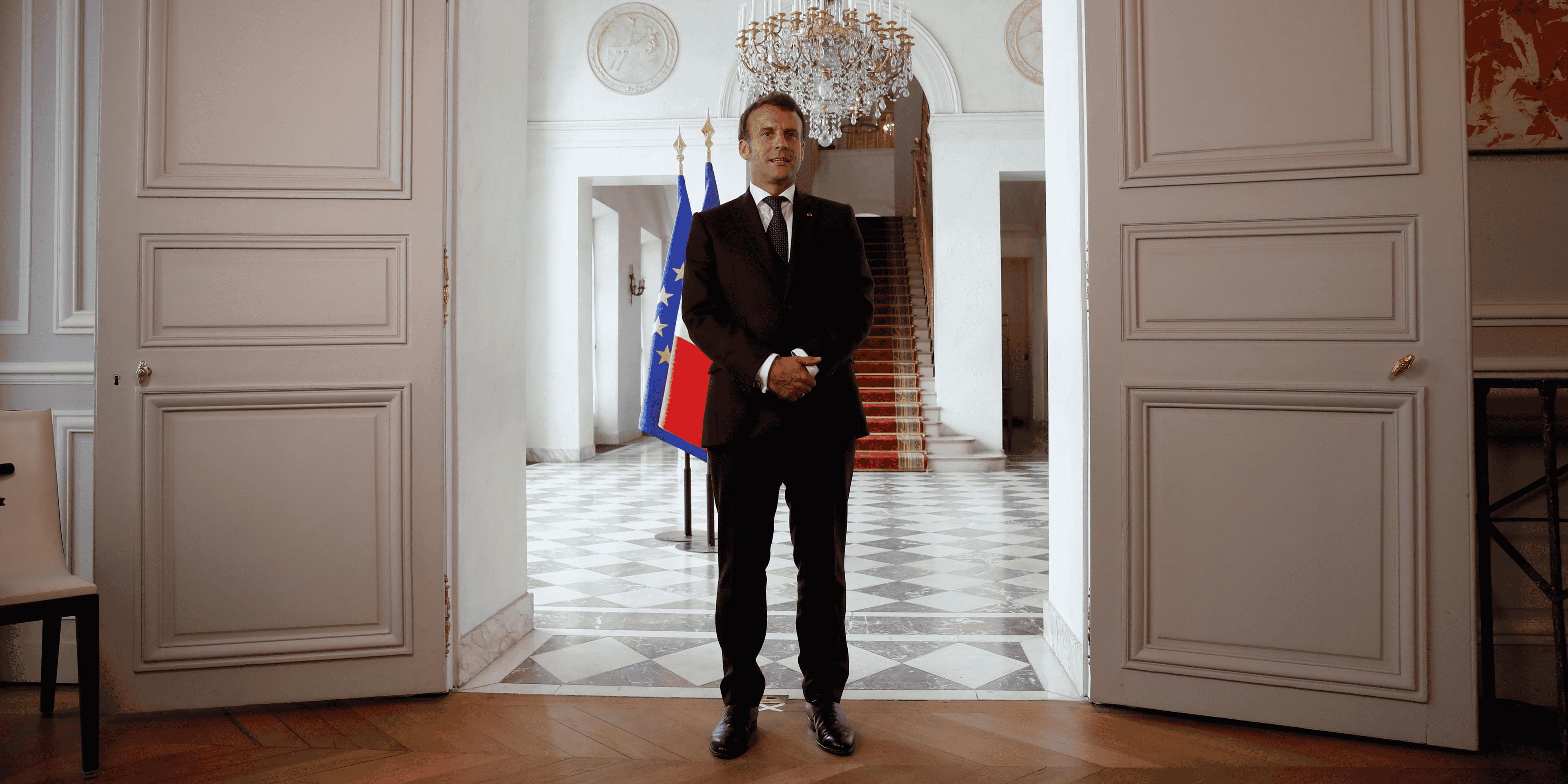 Coronavirus : Emmanuel Macron au palais de l'Élysée, après avoir assisté à une visioconférence internationale sur la vaccination