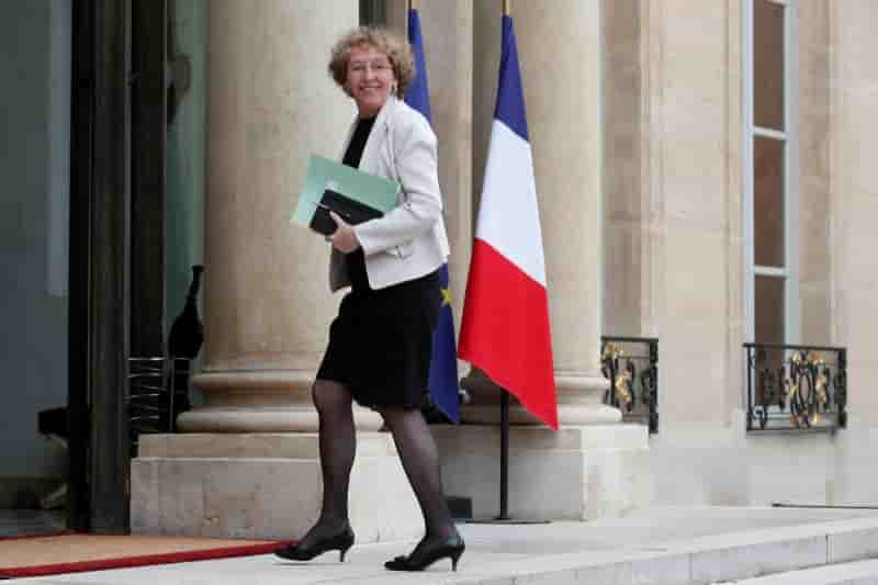 Penicaud dement avoir voulu etouffer un audit a business france