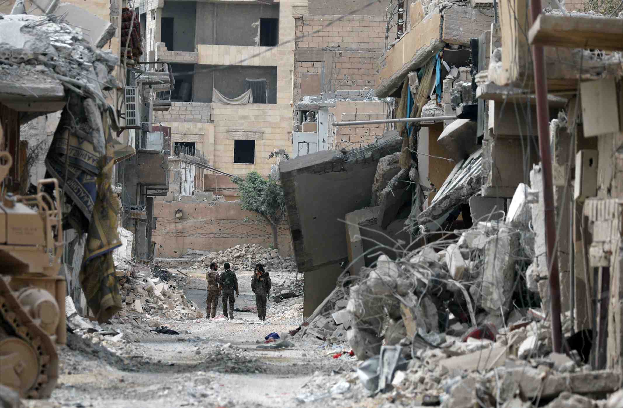 En syrie, les fds disent controler 80% de la ville de rakka