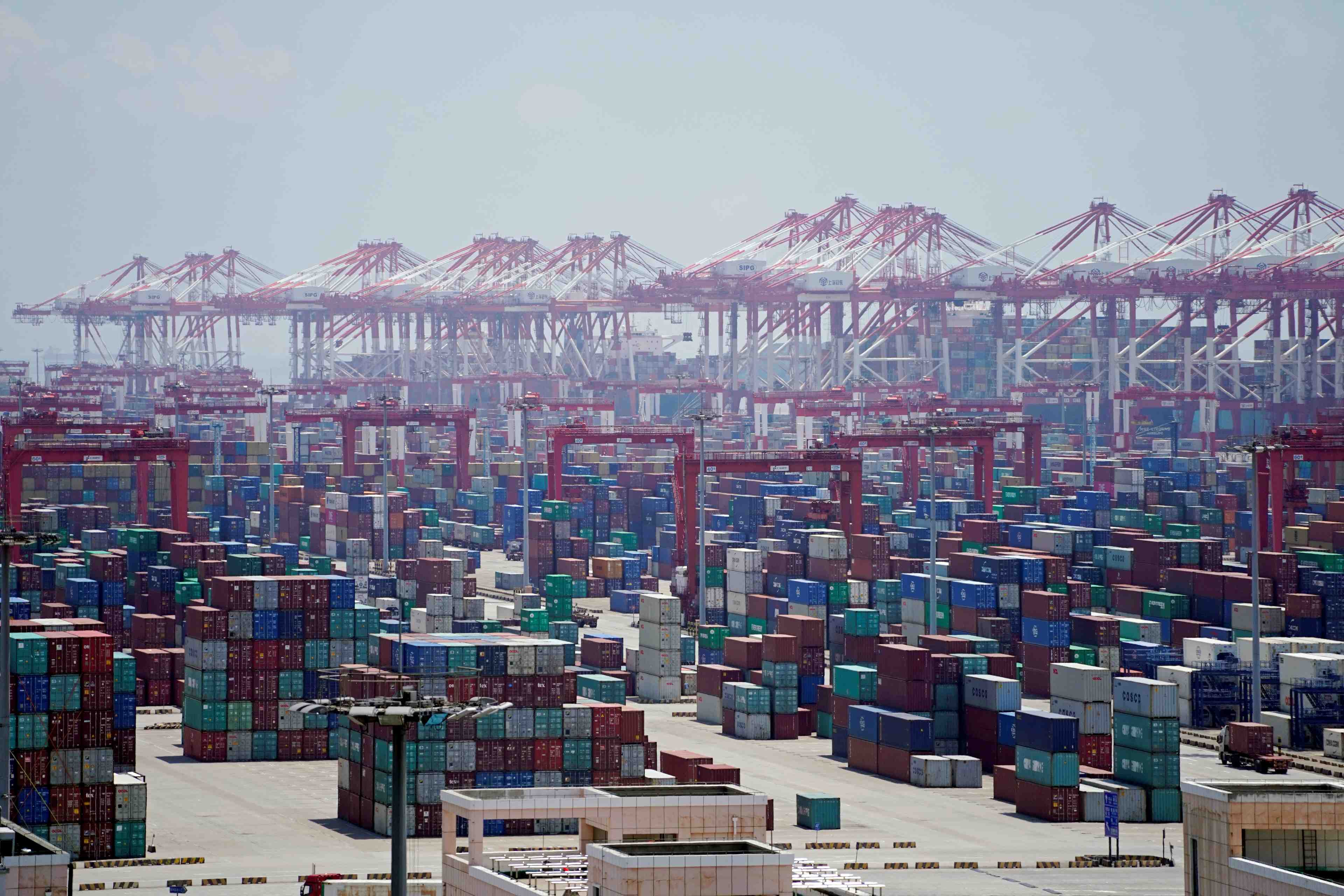 Chine: declin moins prononce que prevu des exportations en mars