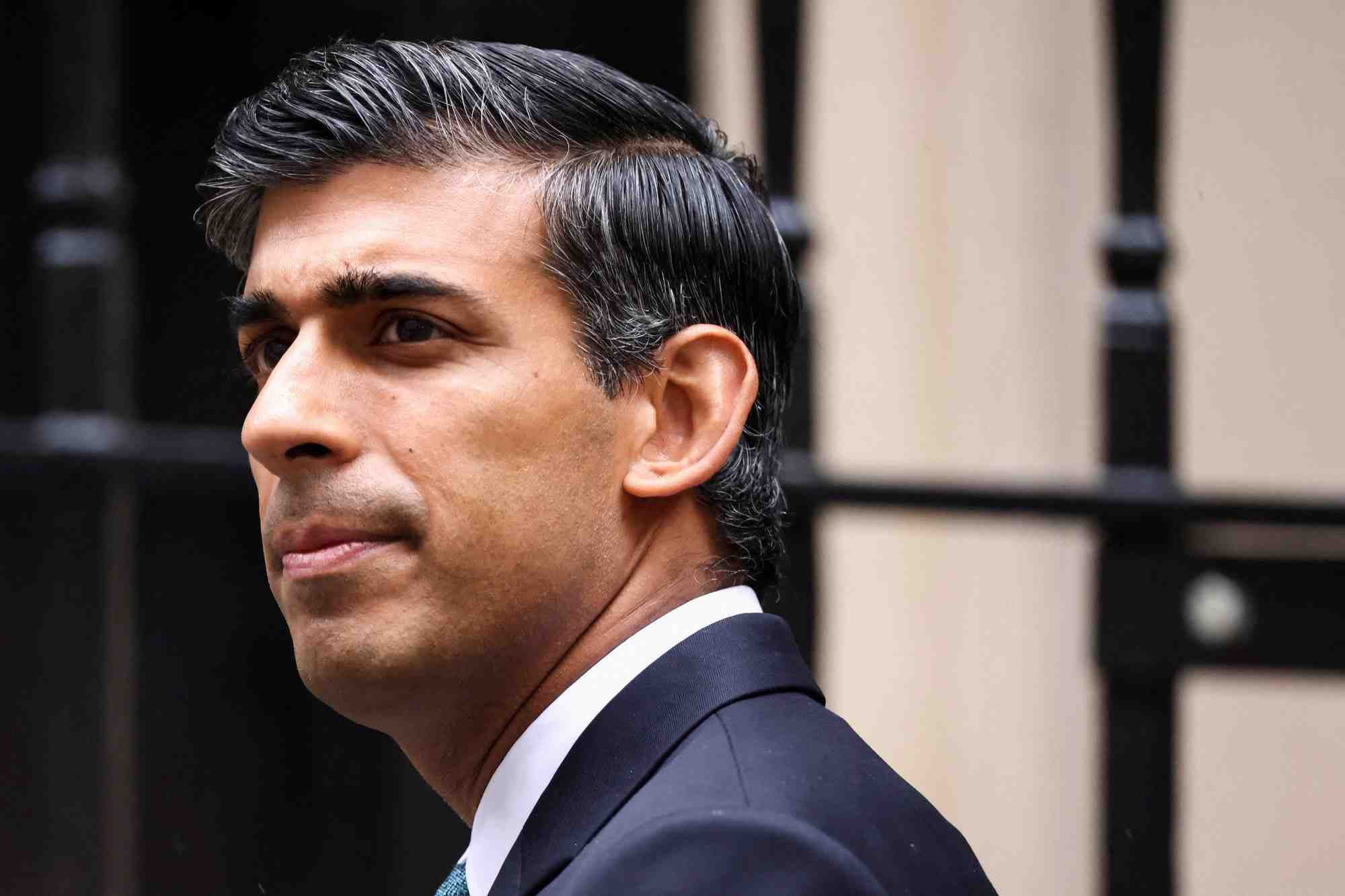 Le premier ministre britannique rishi sunak devant le 10 downing street, a londres