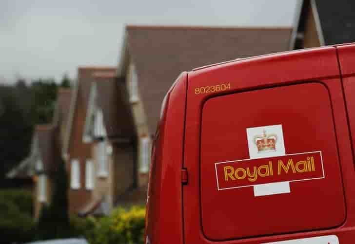 L'etat britannique retire 750 millions de livres de la cession de 15% de royal mail