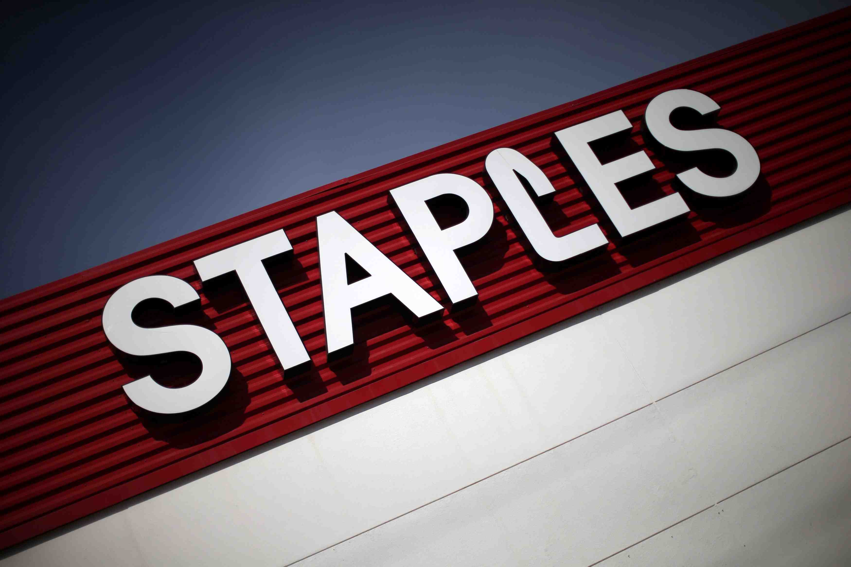 Staples envisage une cession, le titre grimpe