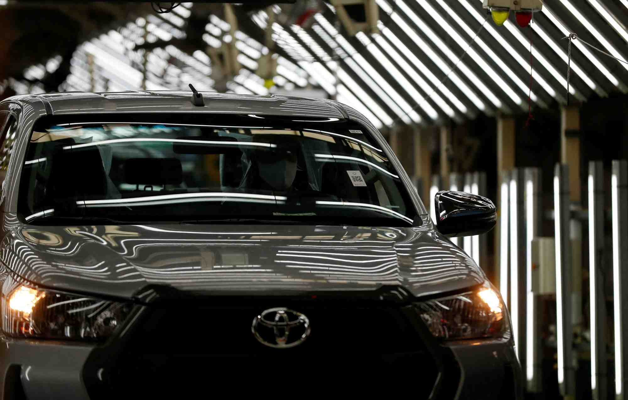 Toyota prevoit une baisse de 20% de son benefice face a la hausse du cout des matieres premieres