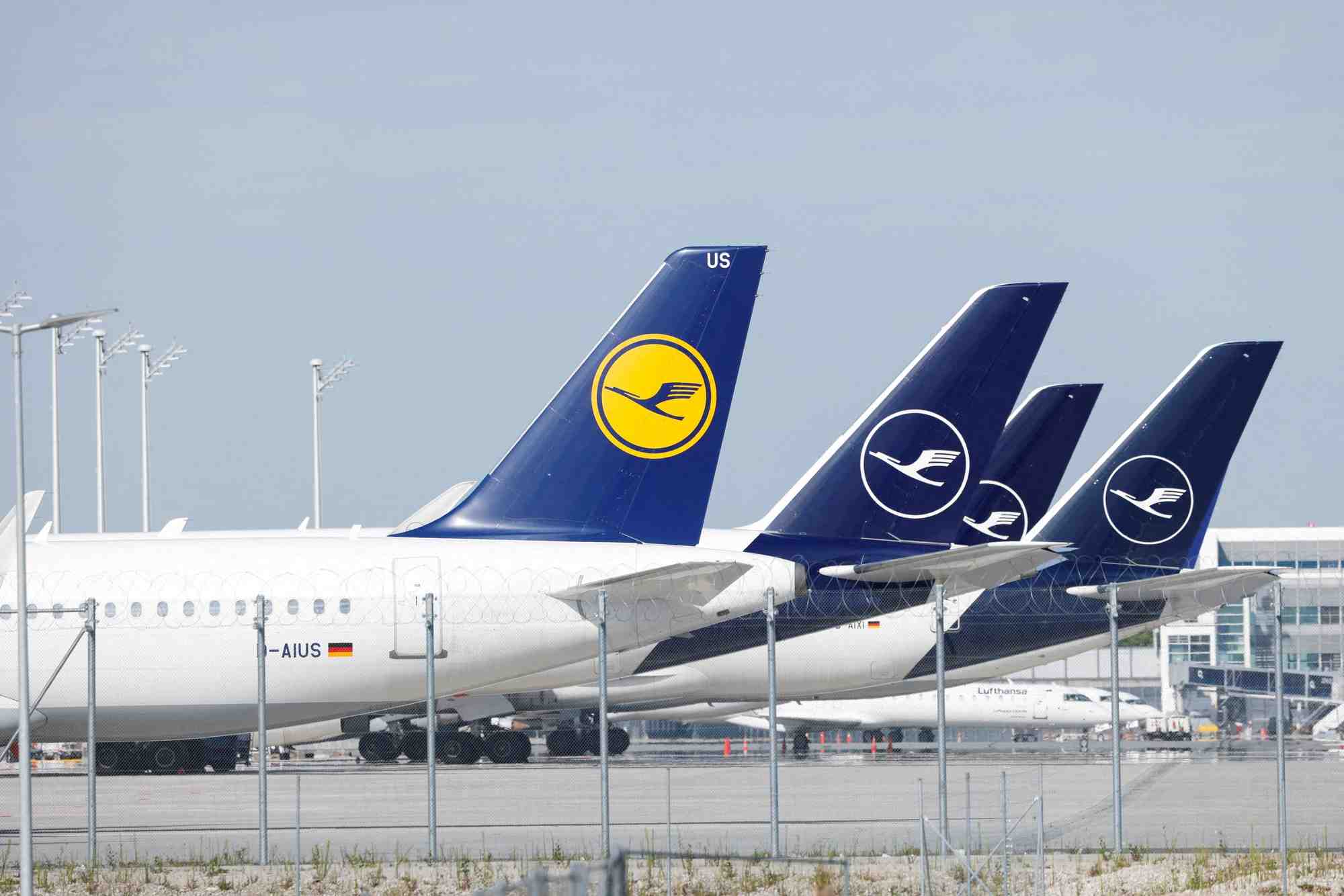 Des avions lufthansa a l'aeroport du munich, en allemagne