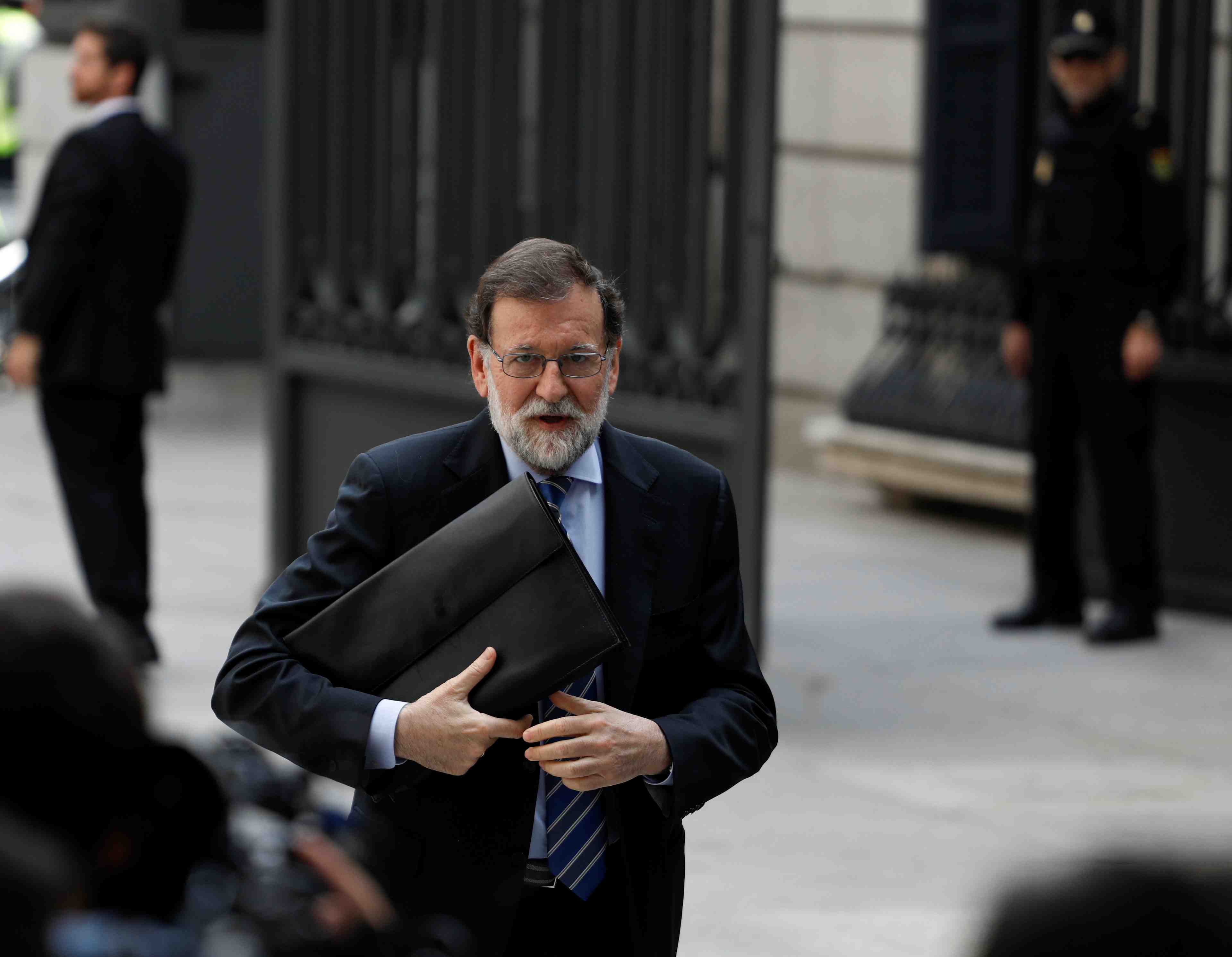 Espagne: pression accrue sur rajoy pour des elections anticipees