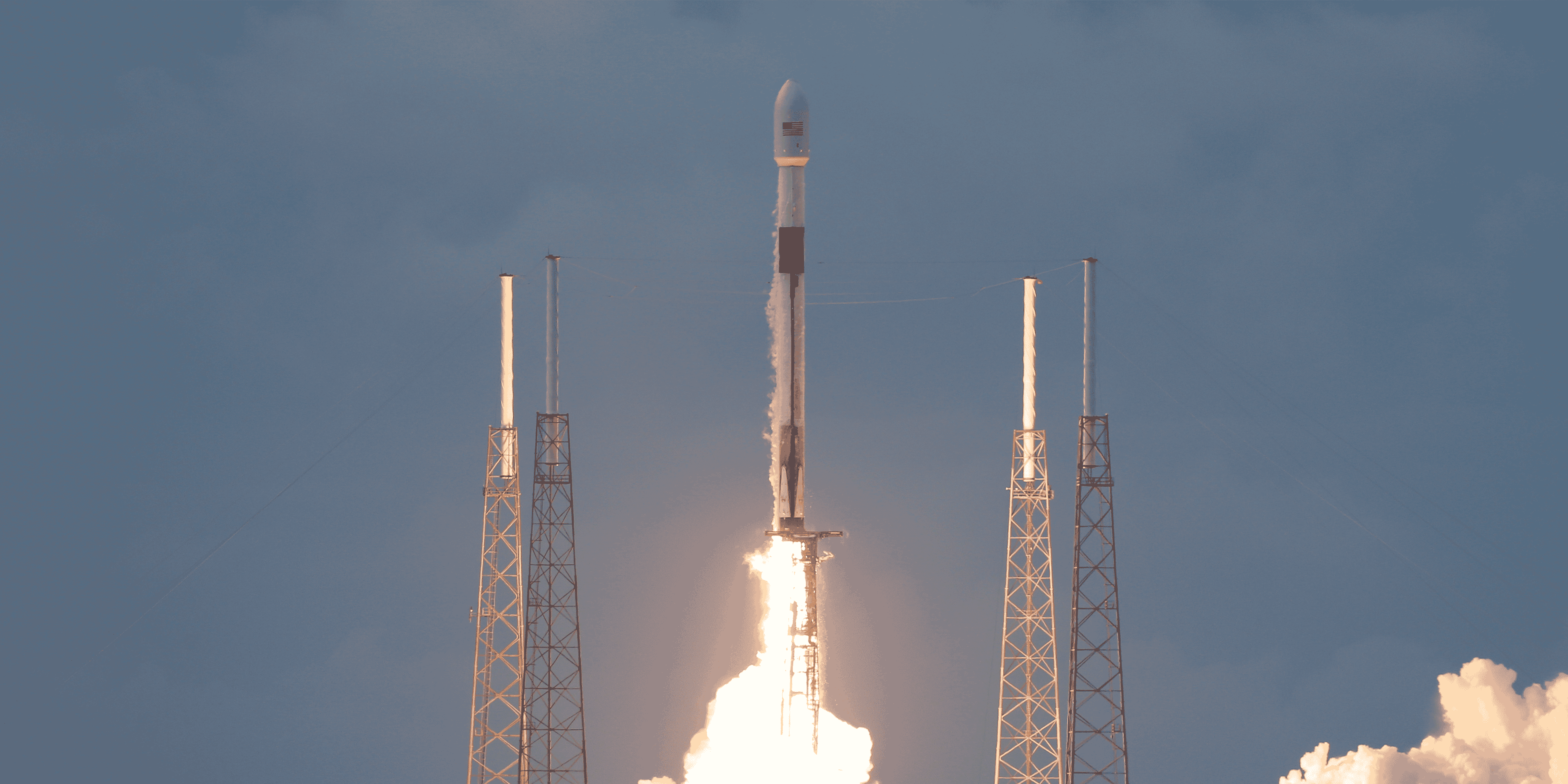 Décollage, de Cap Canaveral, d'une fusée Falcon 9. SpaceX.