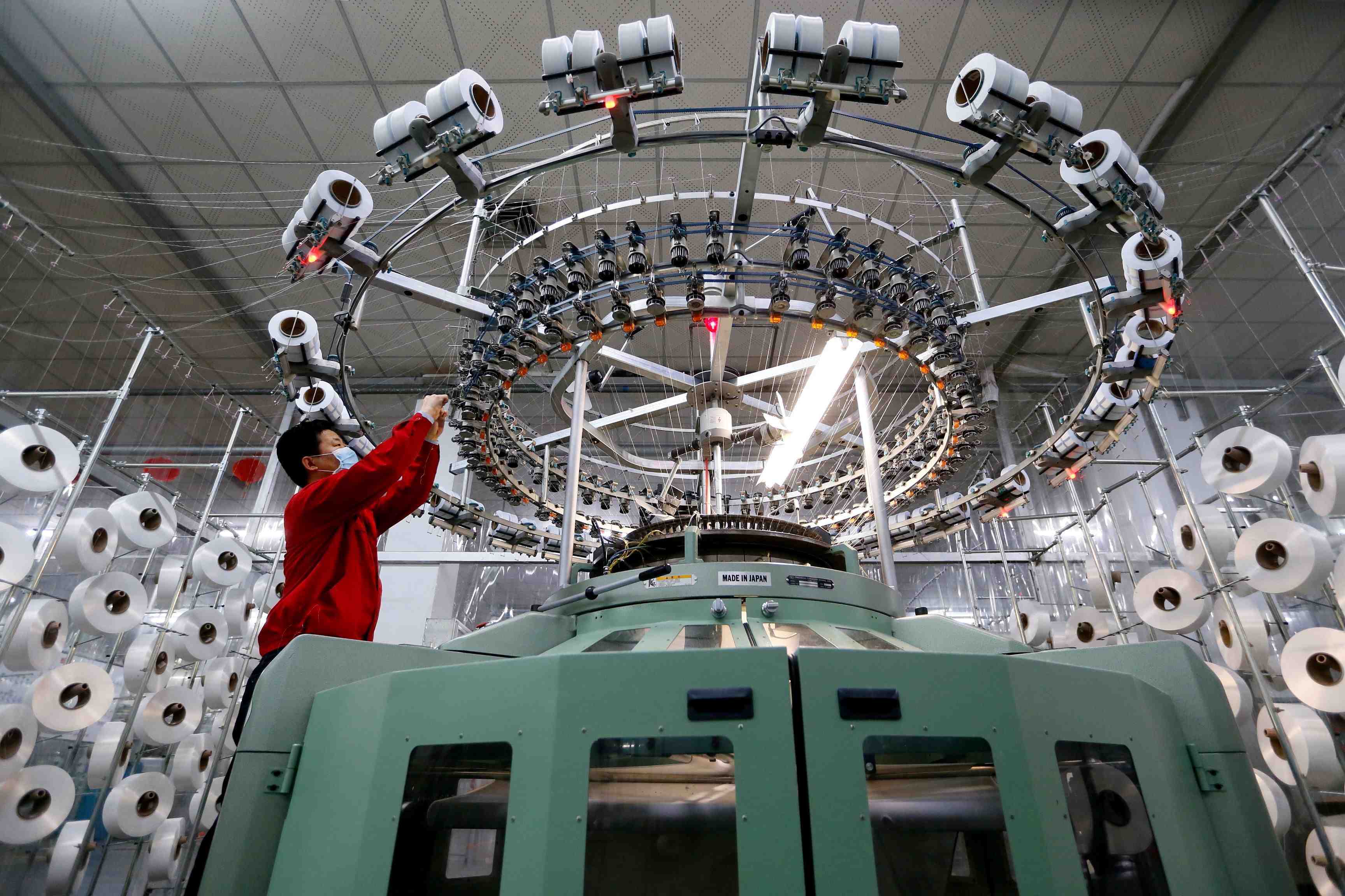 Chine: rebond de l'activite manufacturiere, mais perspectives sombres