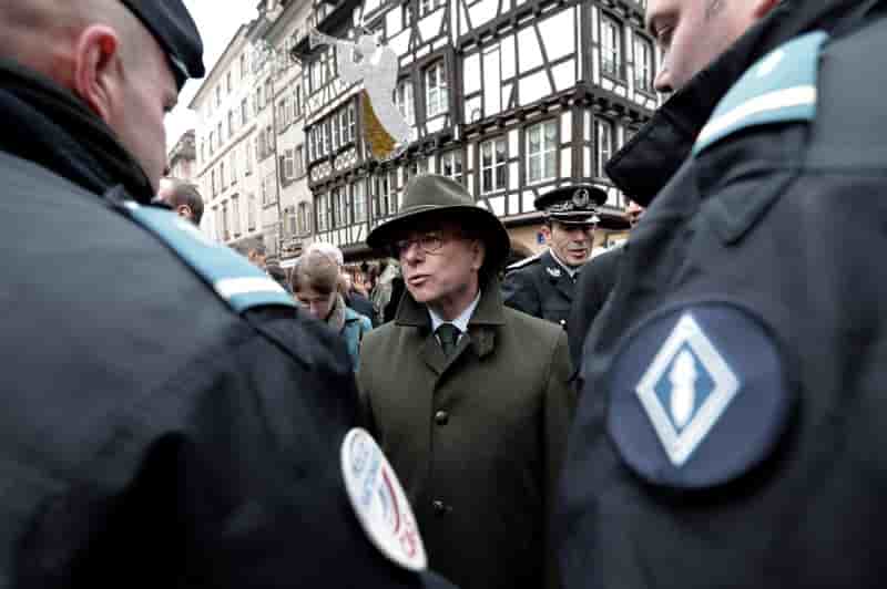 Bernard cazeneuve dit assumer les mesures prises a l’encontre de militants ecologistes