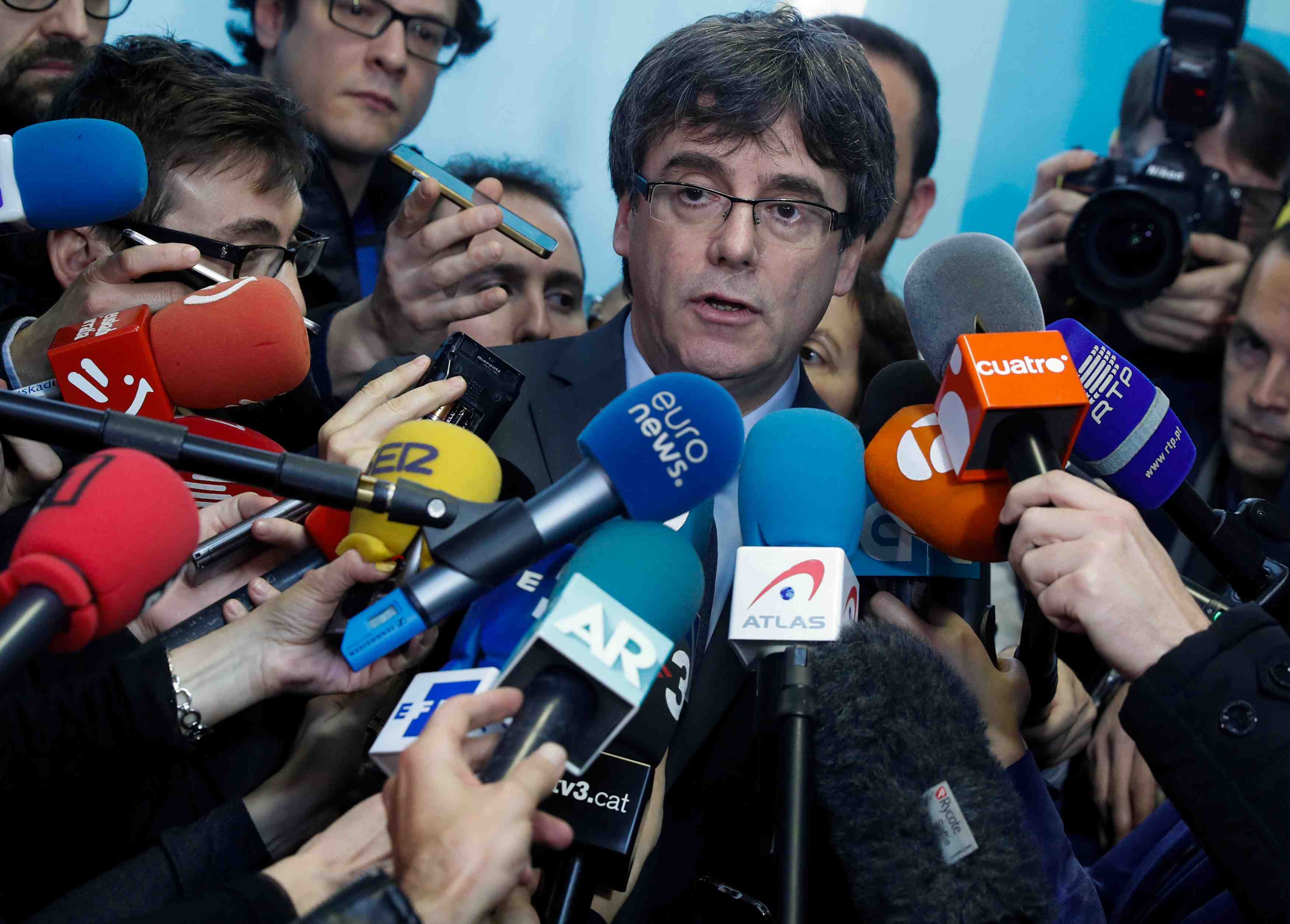 Puigdemont n'exclut pas d'etre a barcelone pour son investiture