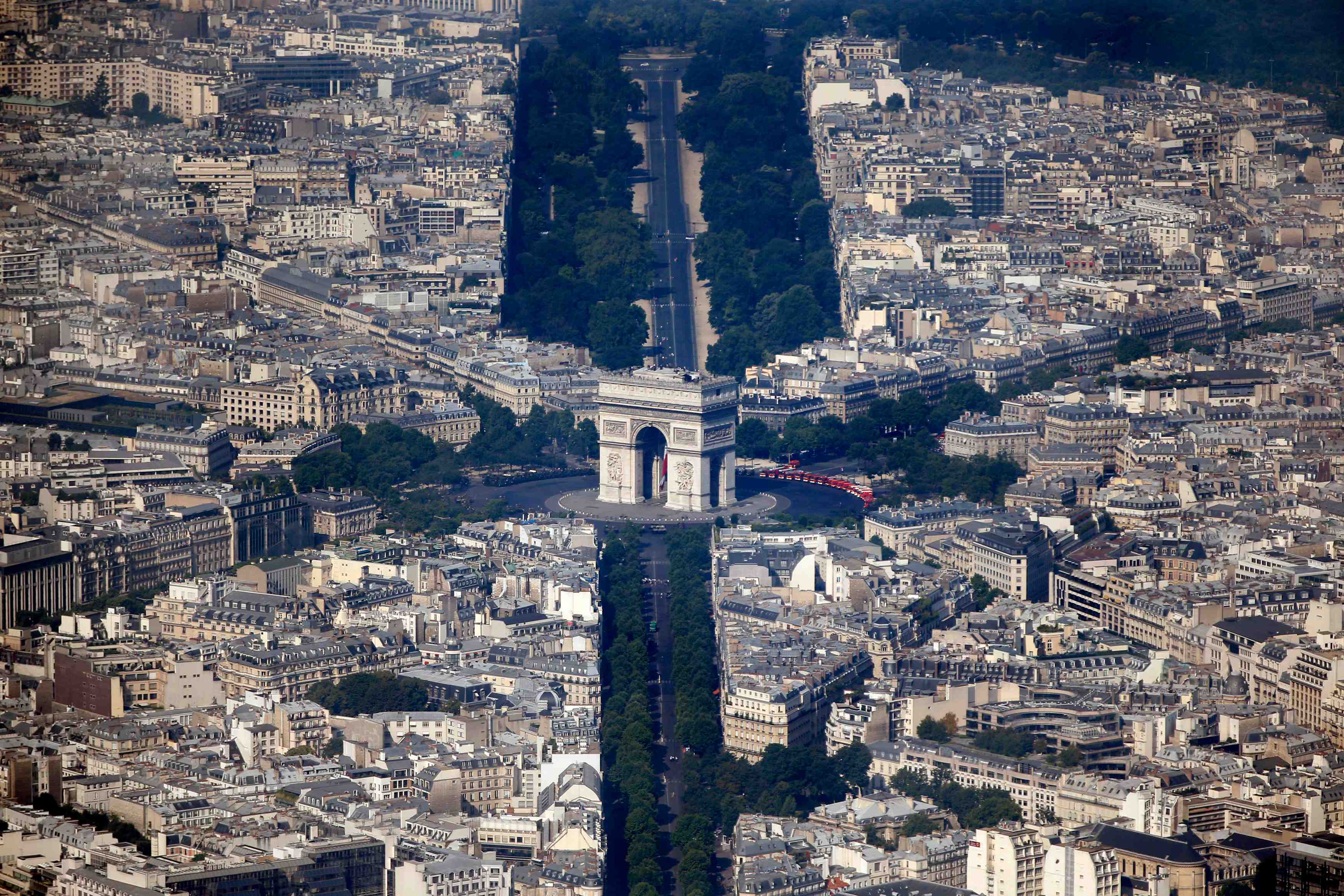 Paris, singapour et hong kong, villes les plus cheres du monde