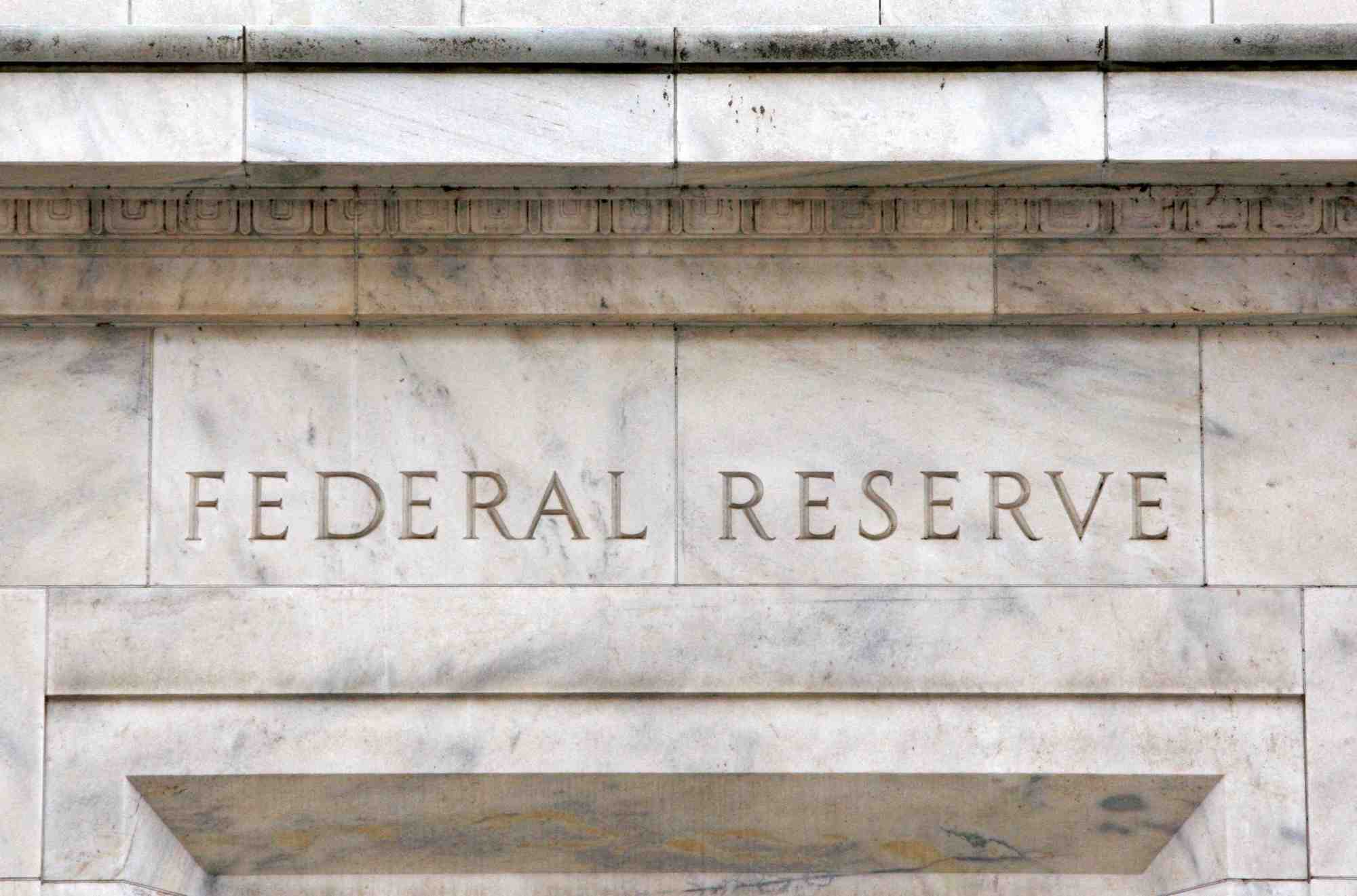 Photo d'archives : le batiment de la reserve federale americaine est photographie a washington