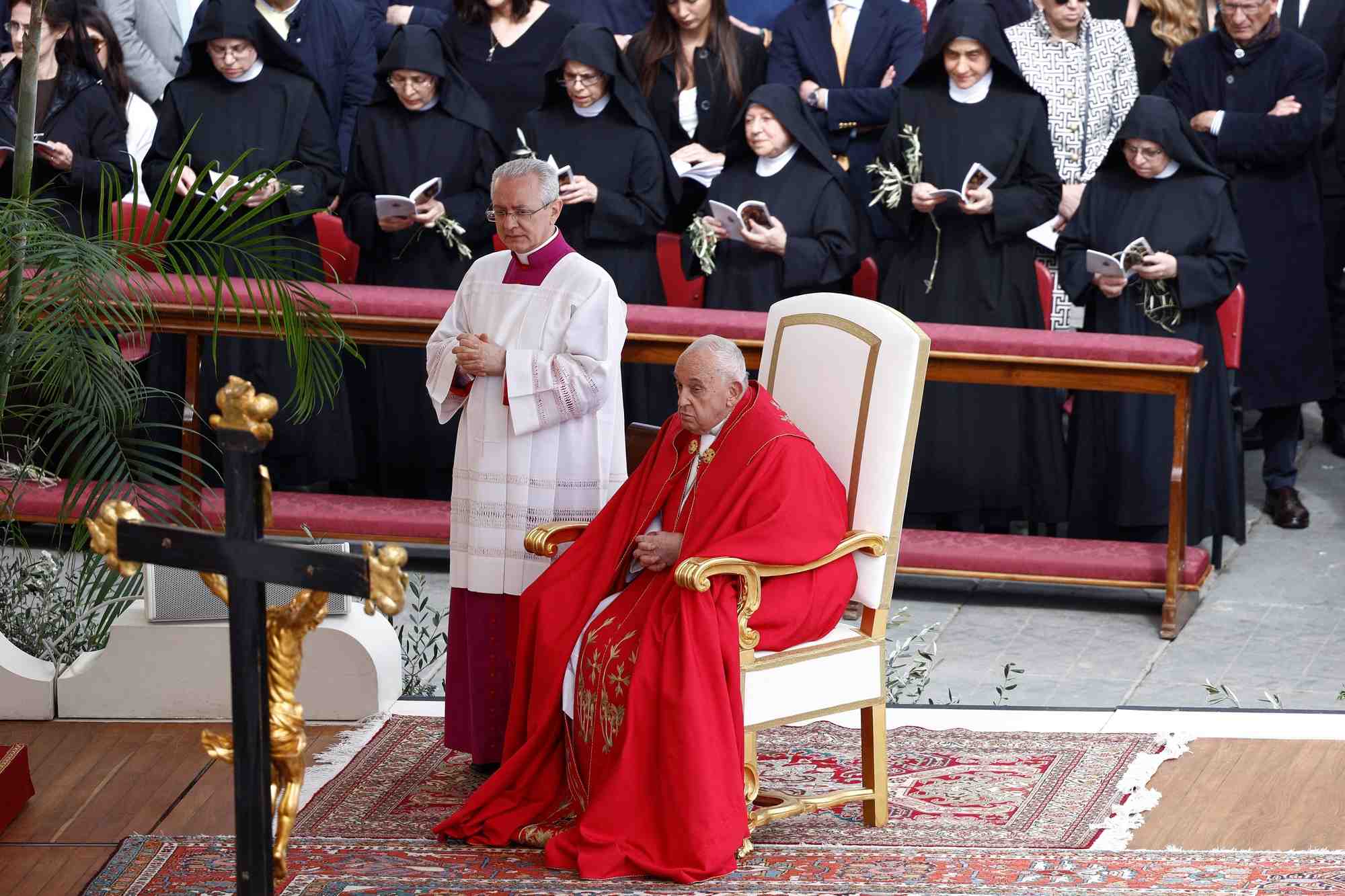 Le pape francois participe a l'office du dimanche des rameaux