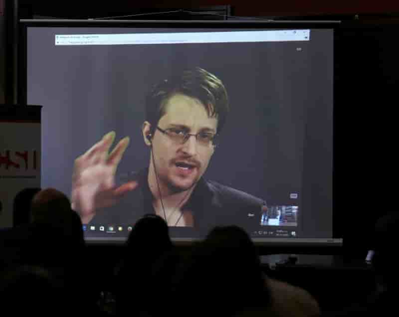 Le permis de sejour russe de snowden prolonge de "quelques annees"