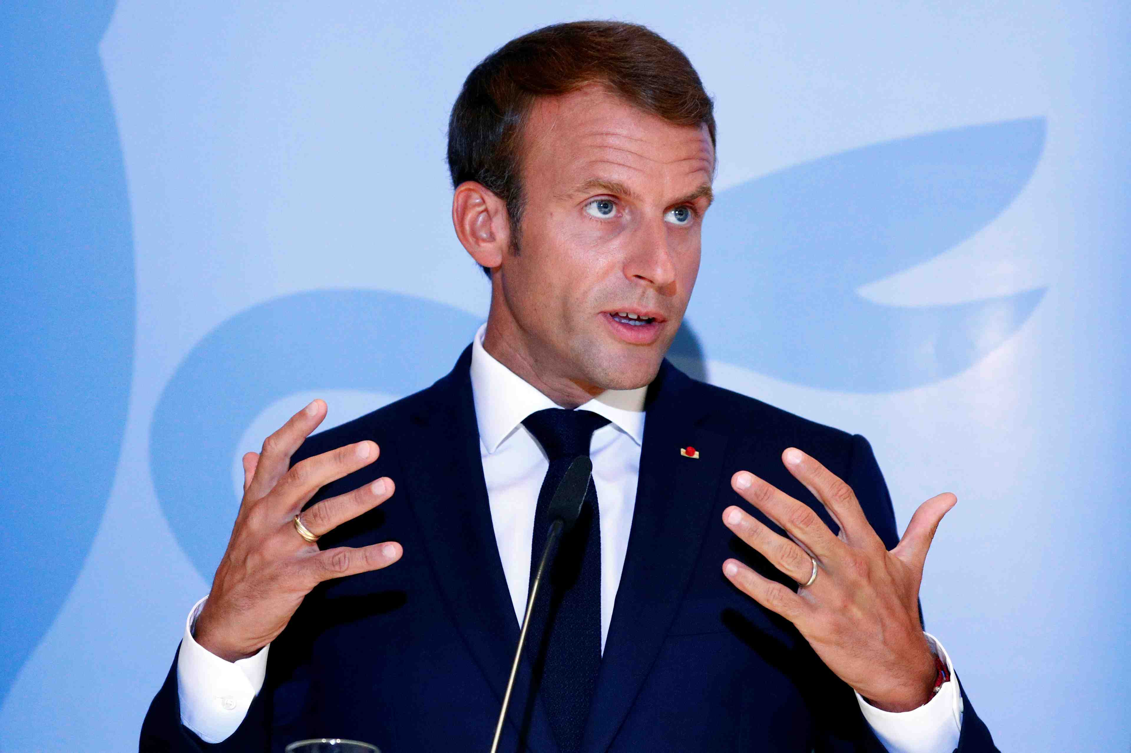 Macron appelle a etre beaucoup plus "durs" avec la hongrie et la pologne