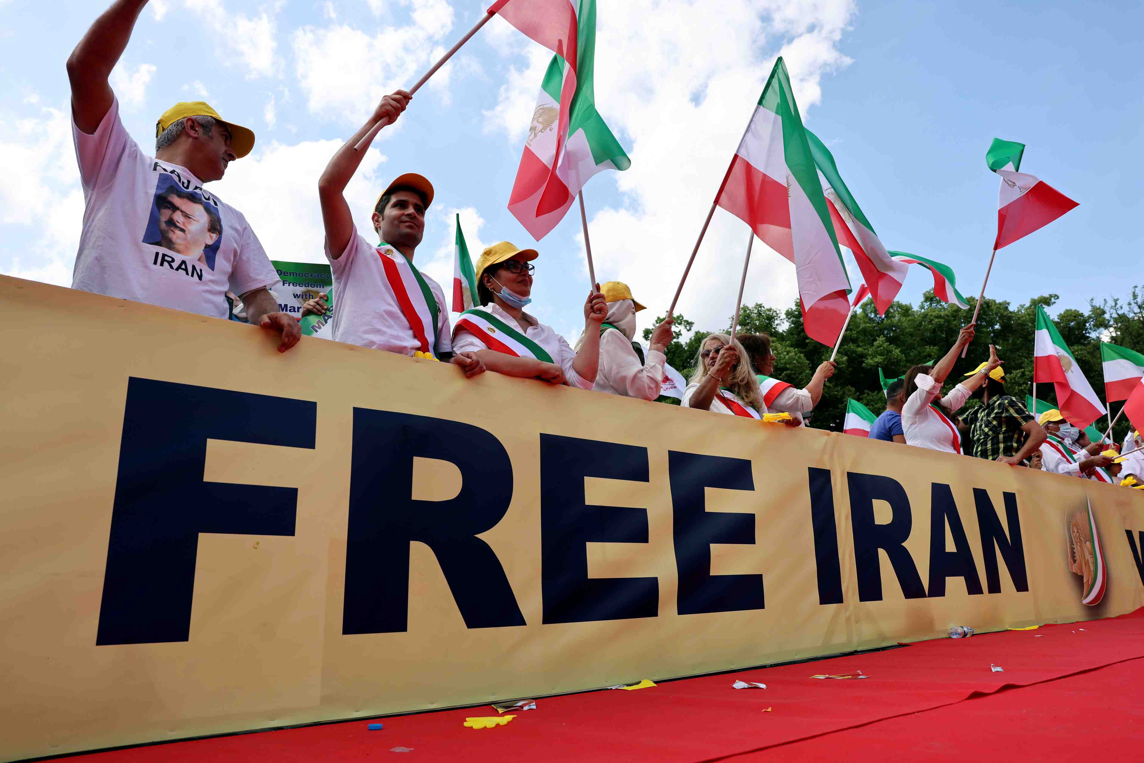 Des exiles iraniens veulent des poursuites contre le president elu