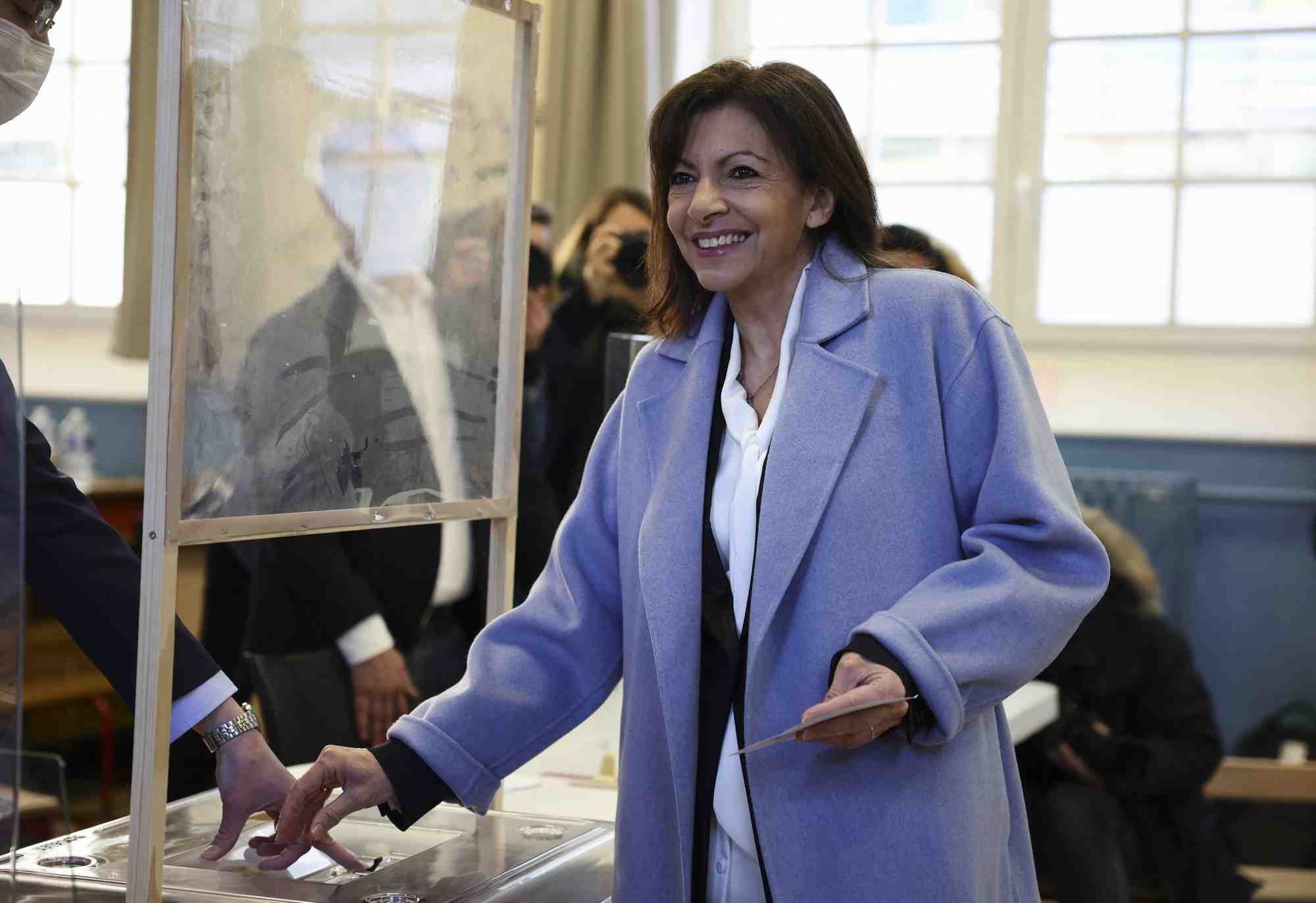 France 2022: hidalgo appelle a voter macron au second tour