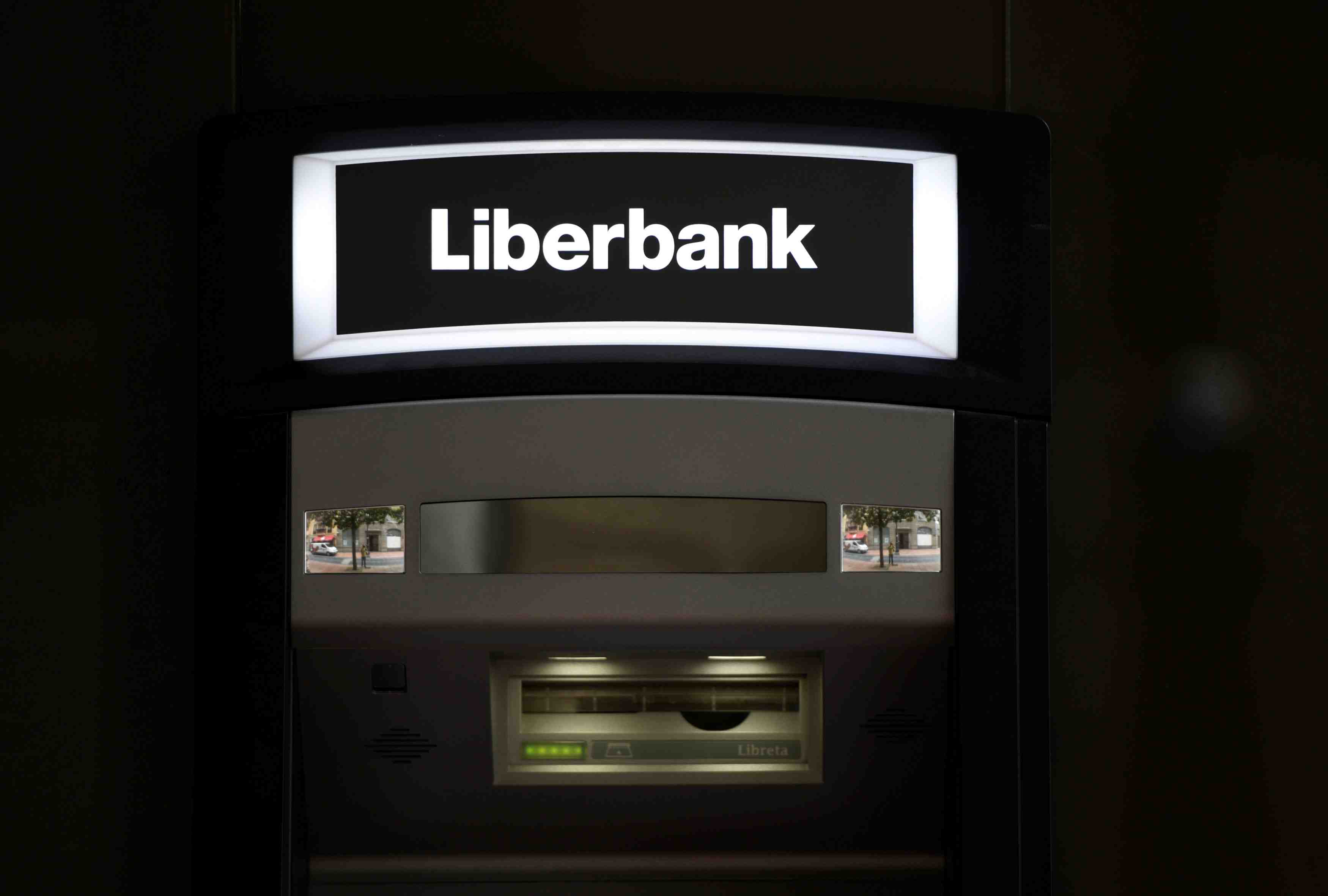 Espagne: ventes a decouvert interdites un mois sur liberbank