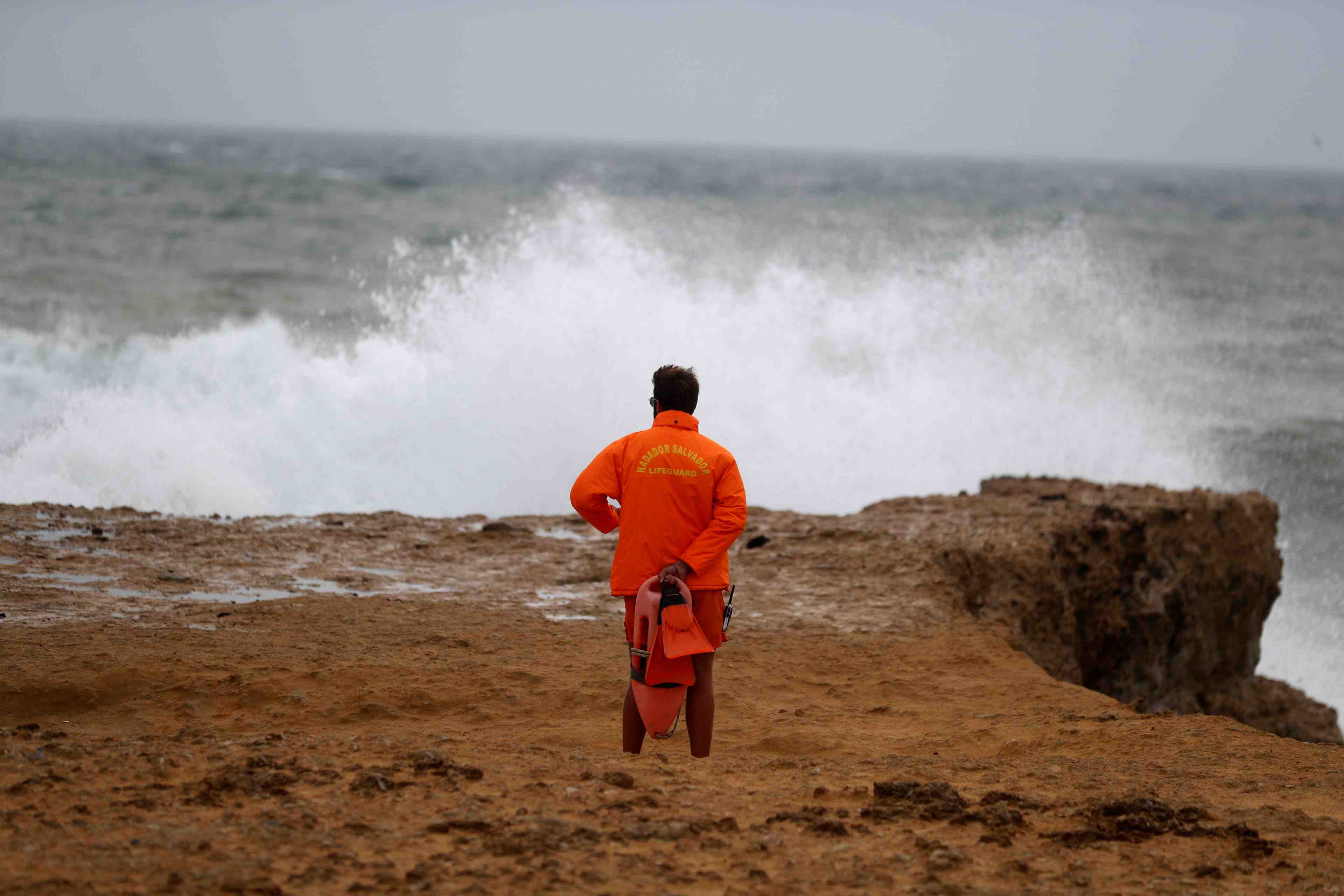 Portugal et espagne se preparent a l'arrivee de l'ouragan leslie