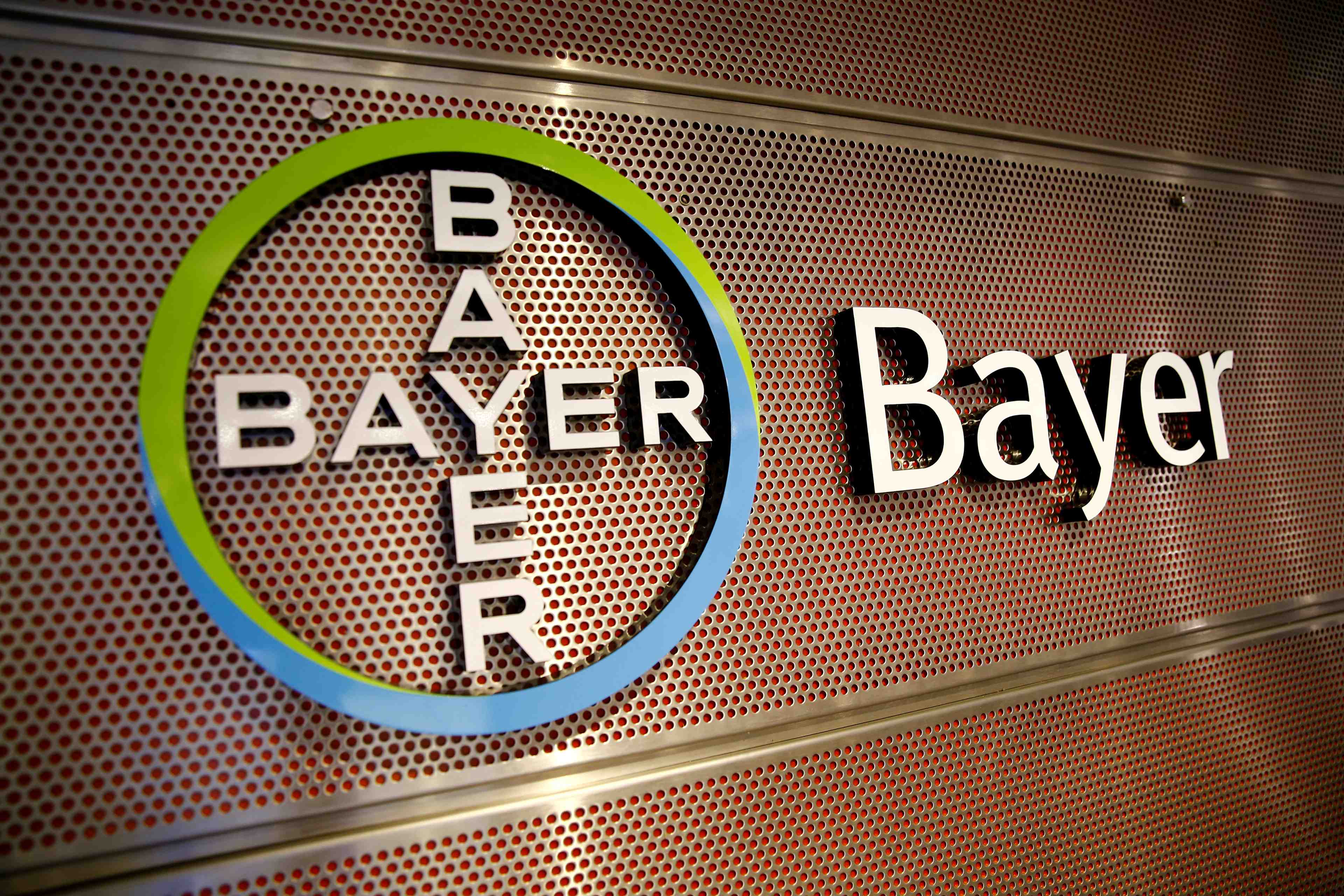Les actionnaires de bayer infligent un camouflet au directoire