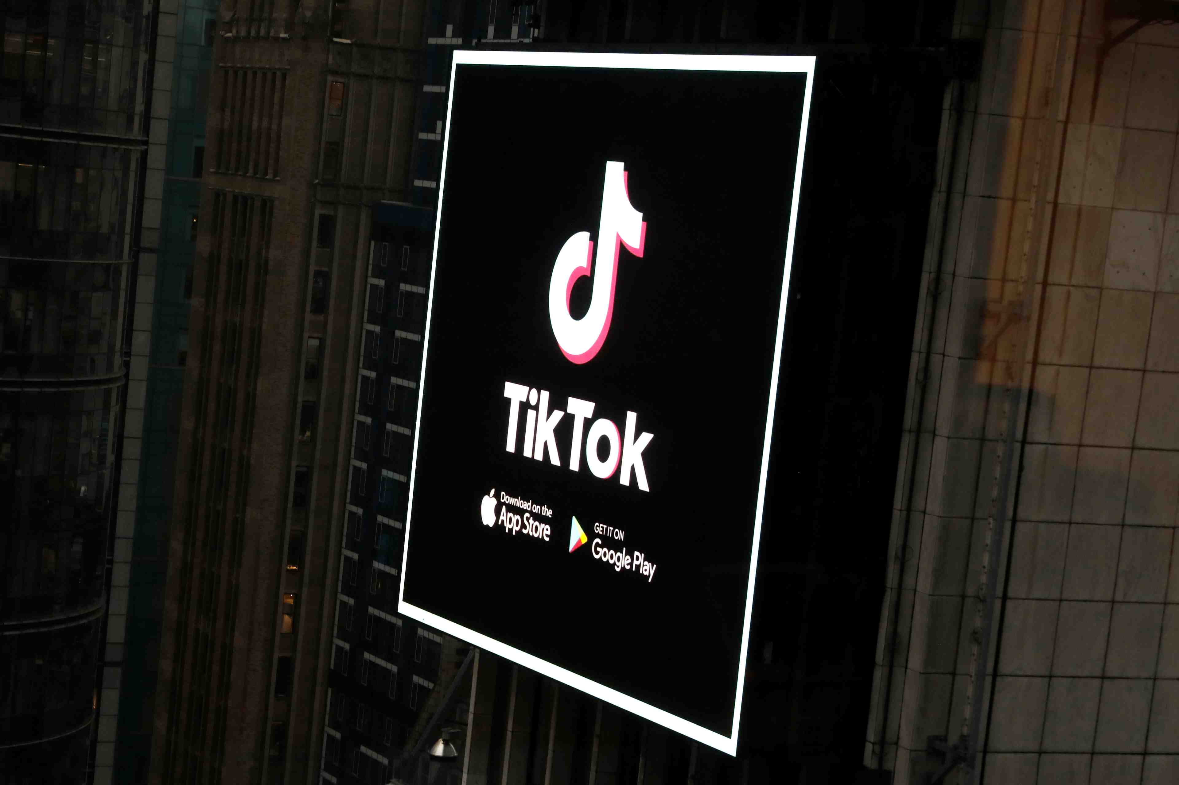 Kevin mayer, le "pere" de disney+, s'en va diriger tiktok