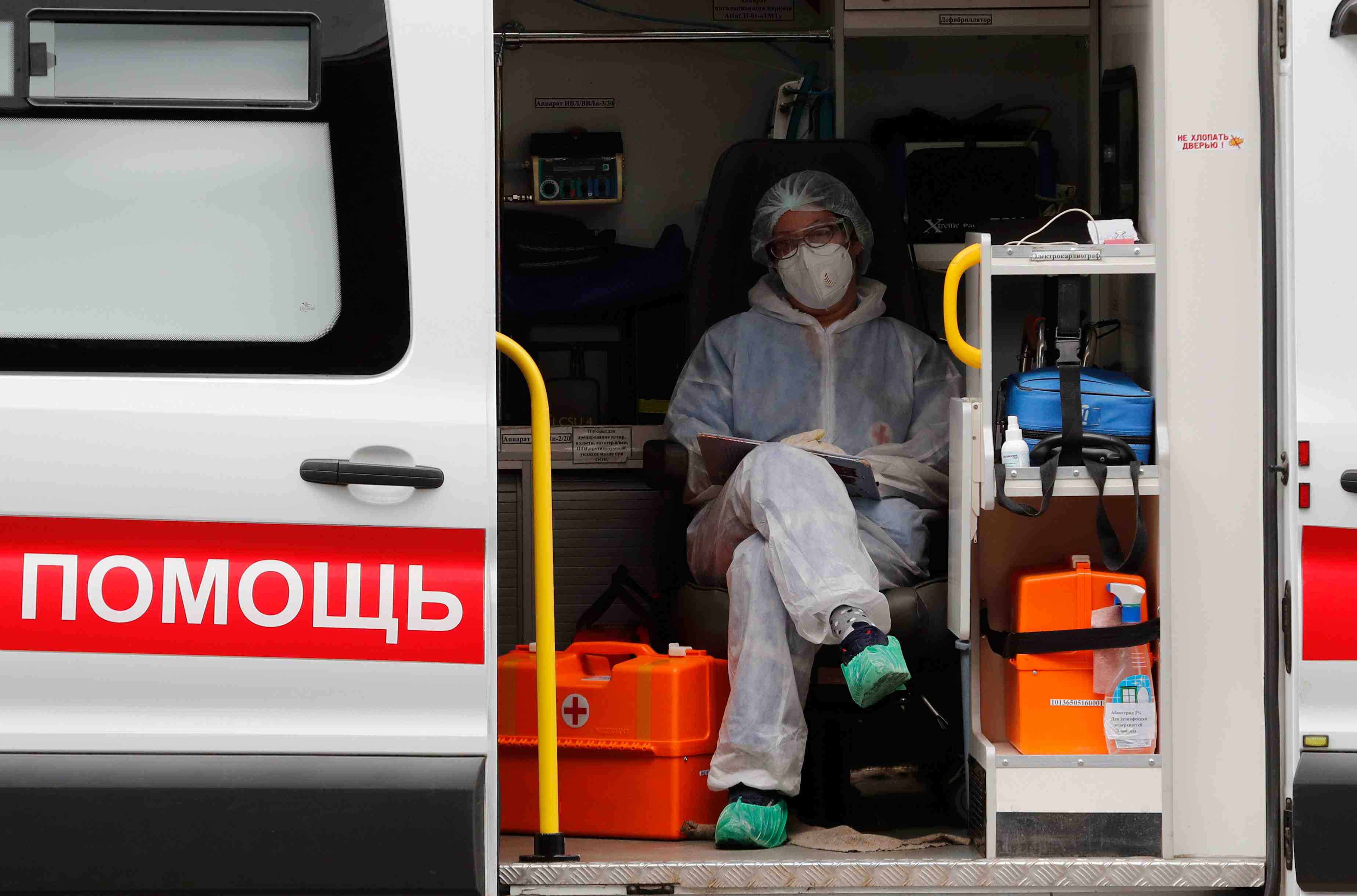 Coronavirus: pres de 6.000 cas de contamination supplementaires en russie