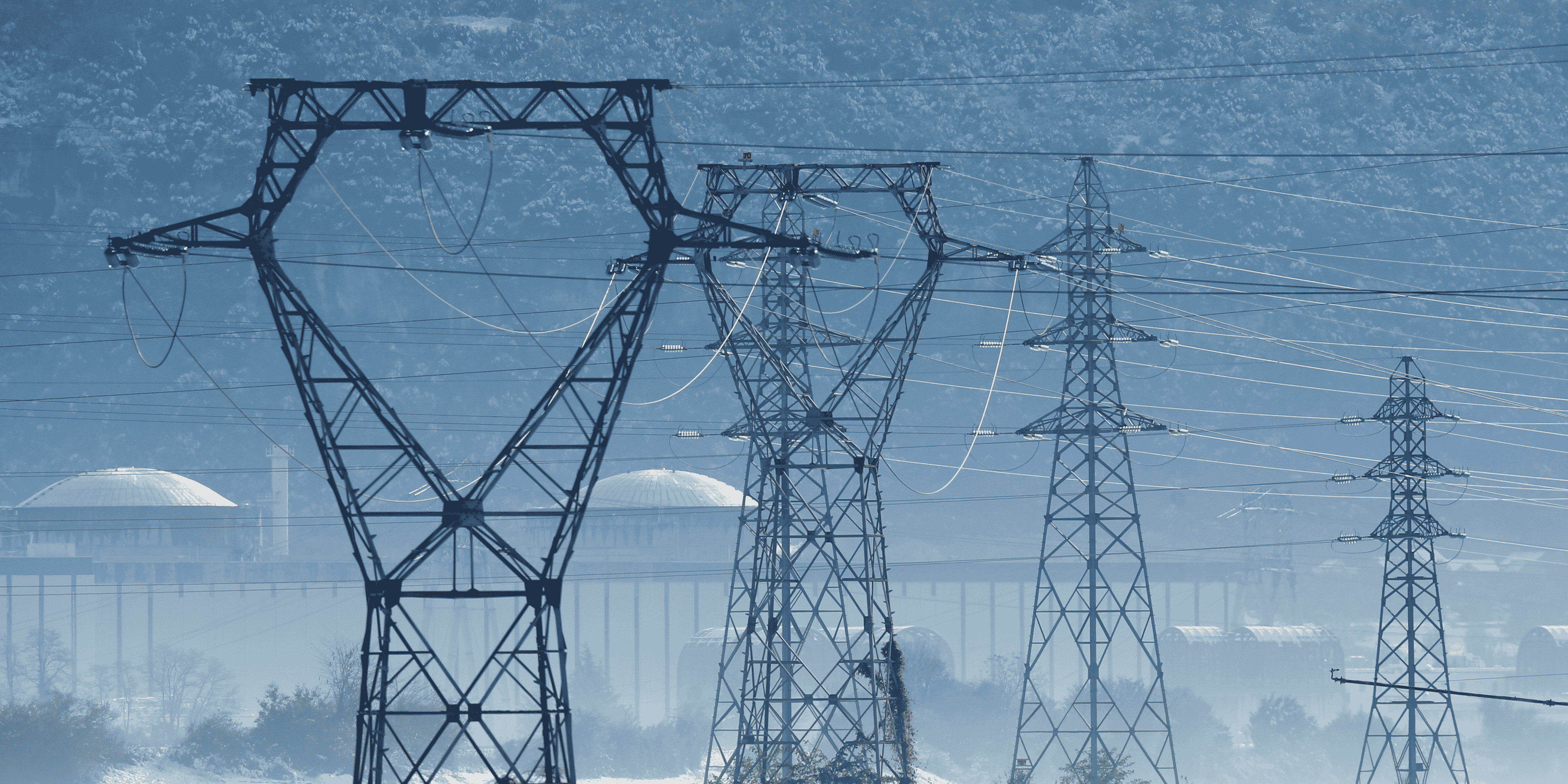 centrale nucléaire, Saint-Vulbas, à 44 km à l'est de Lyon, hiver, pylones, EDF, RTE, électricité,